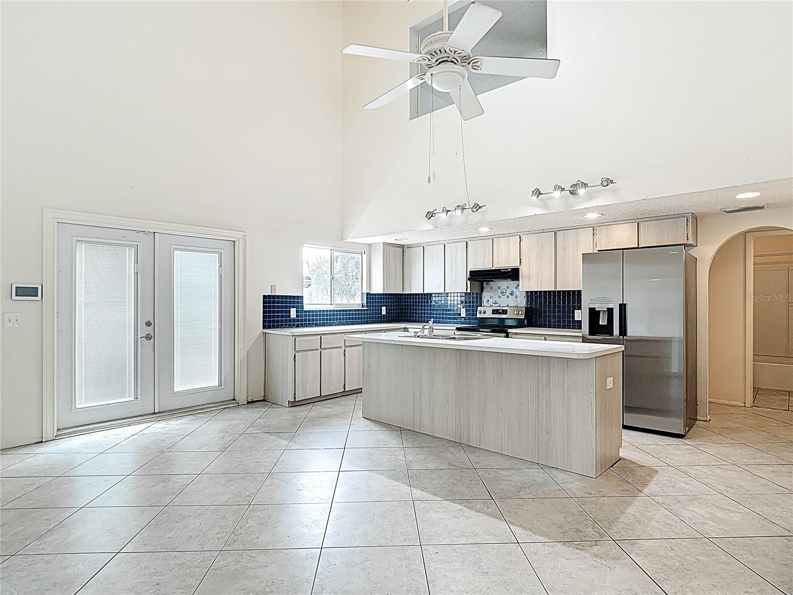Image 16 of 46 For 13918 Raie Avenue