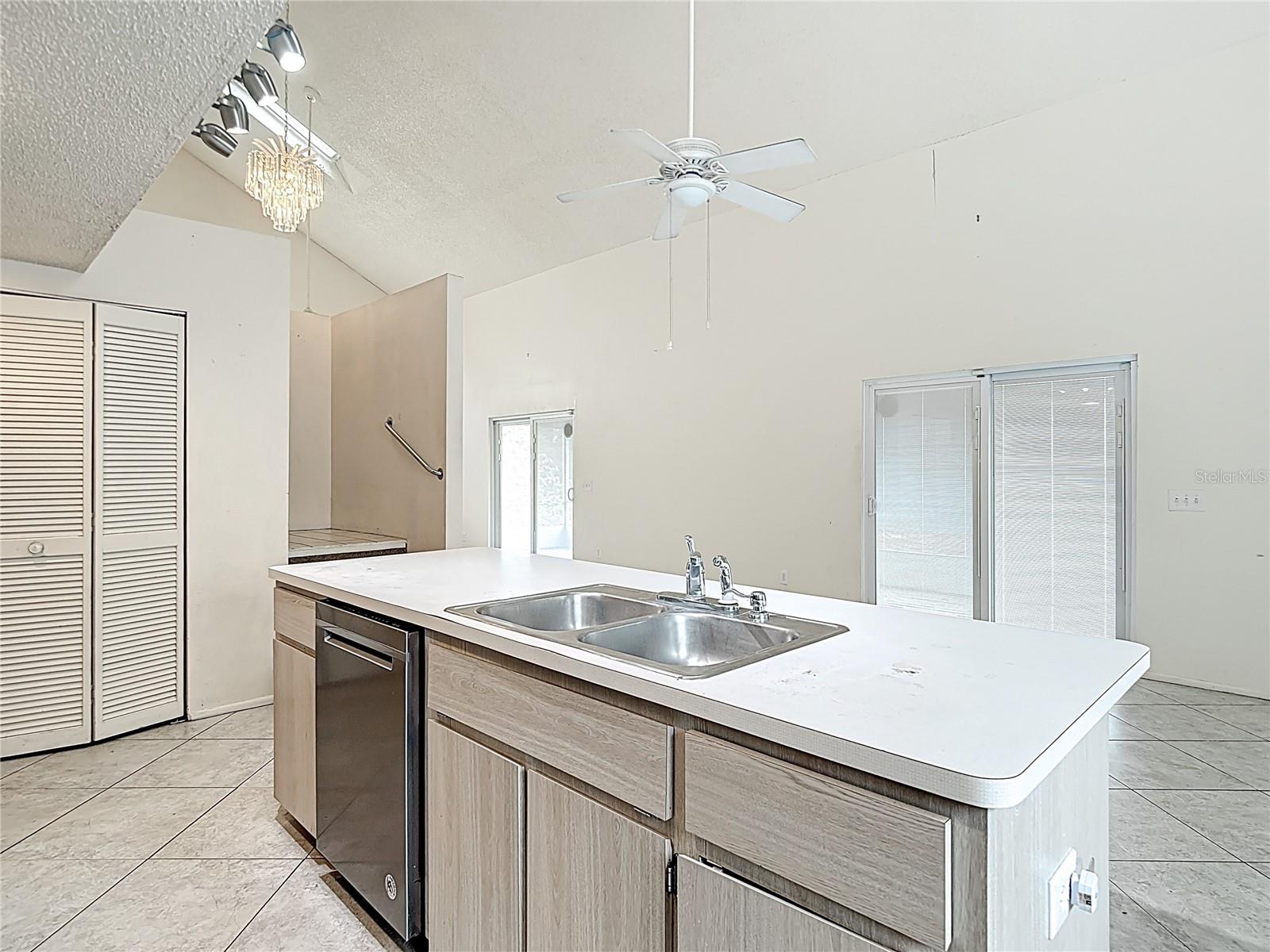 Image 20 of 46 For 13918 Raie Avenue