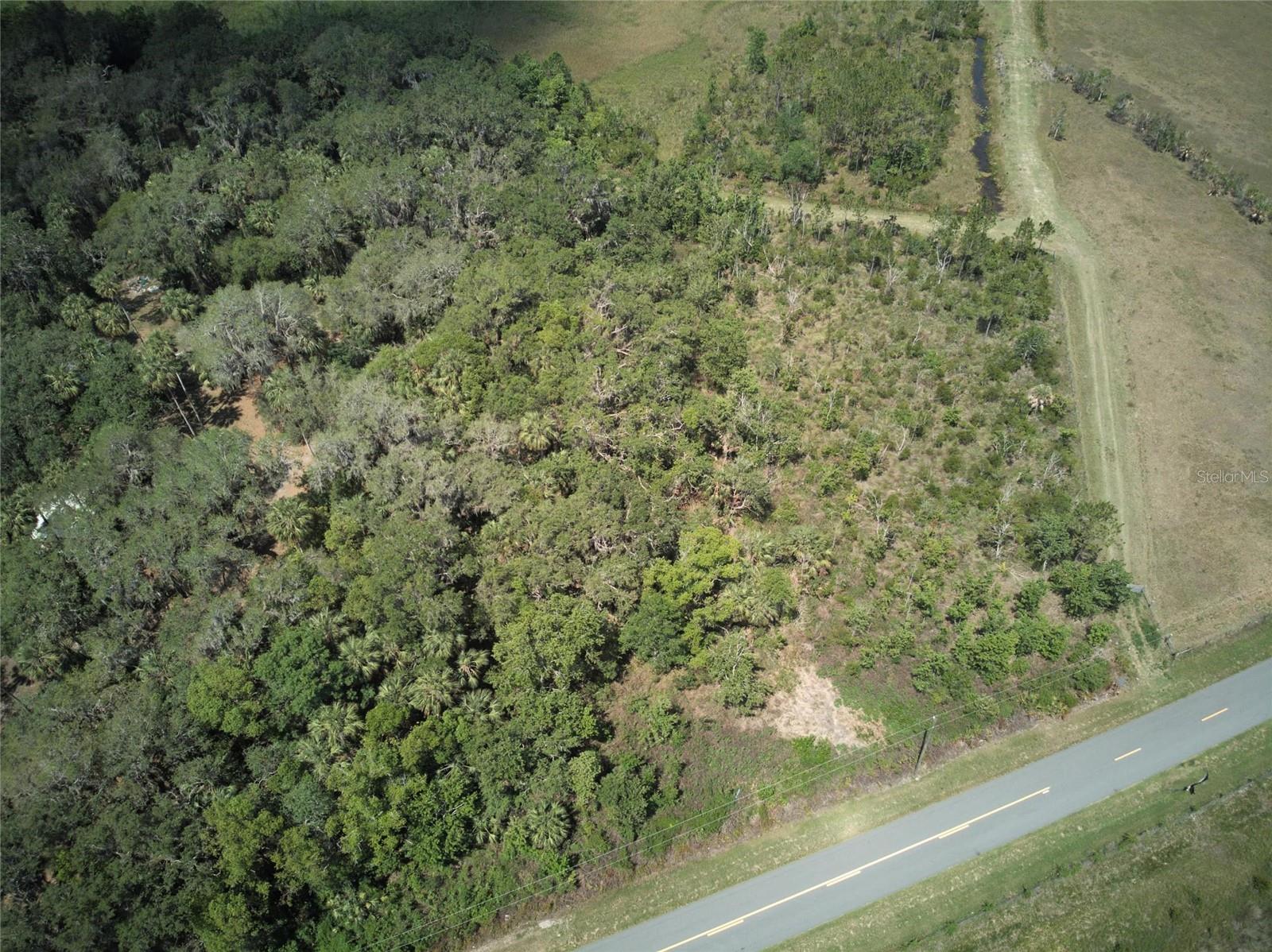 Image 2 of 6 For Emeralda Island Road