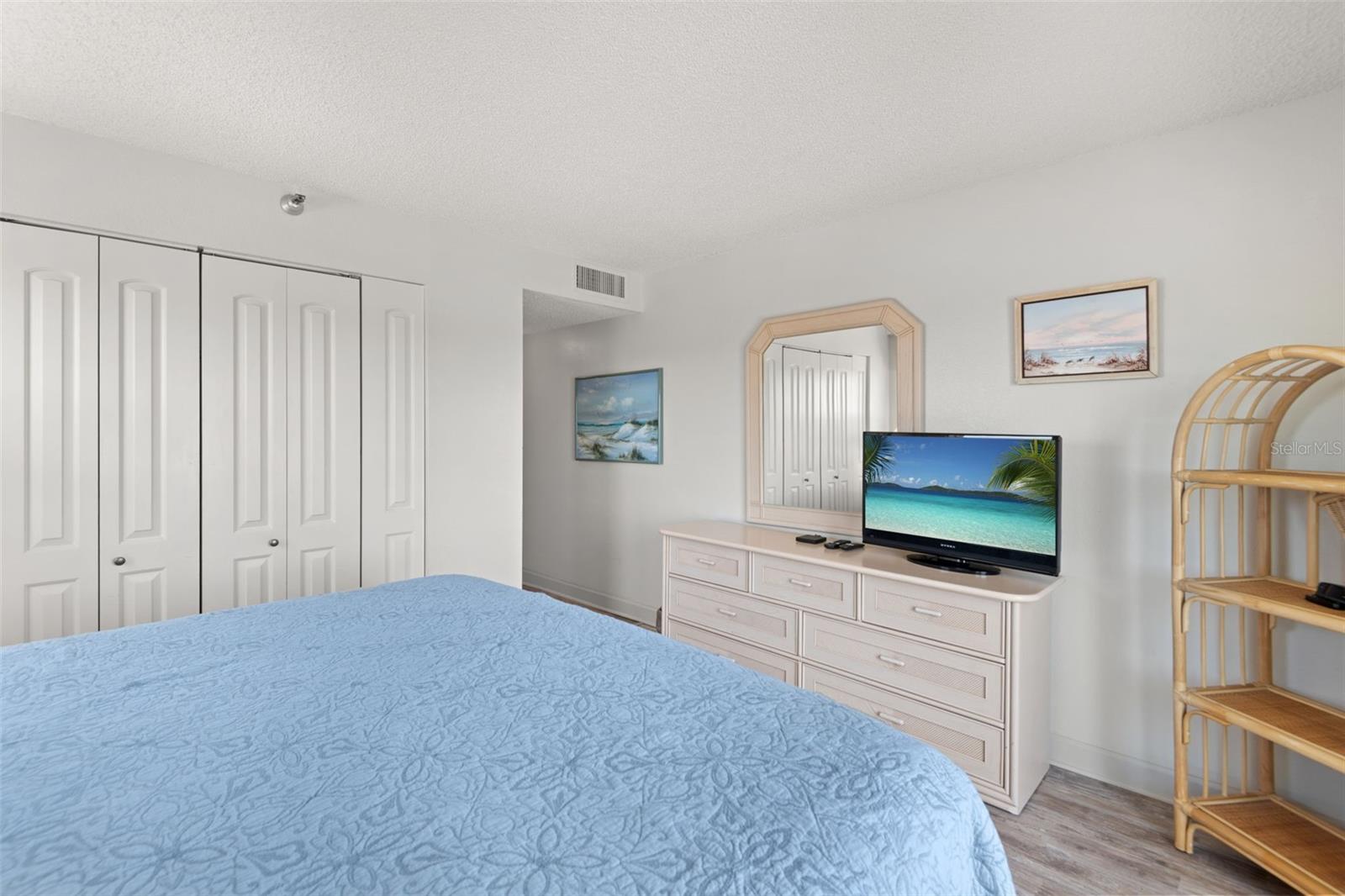 Image 15 of 31 For 13440 Gulf Boulevard 501
