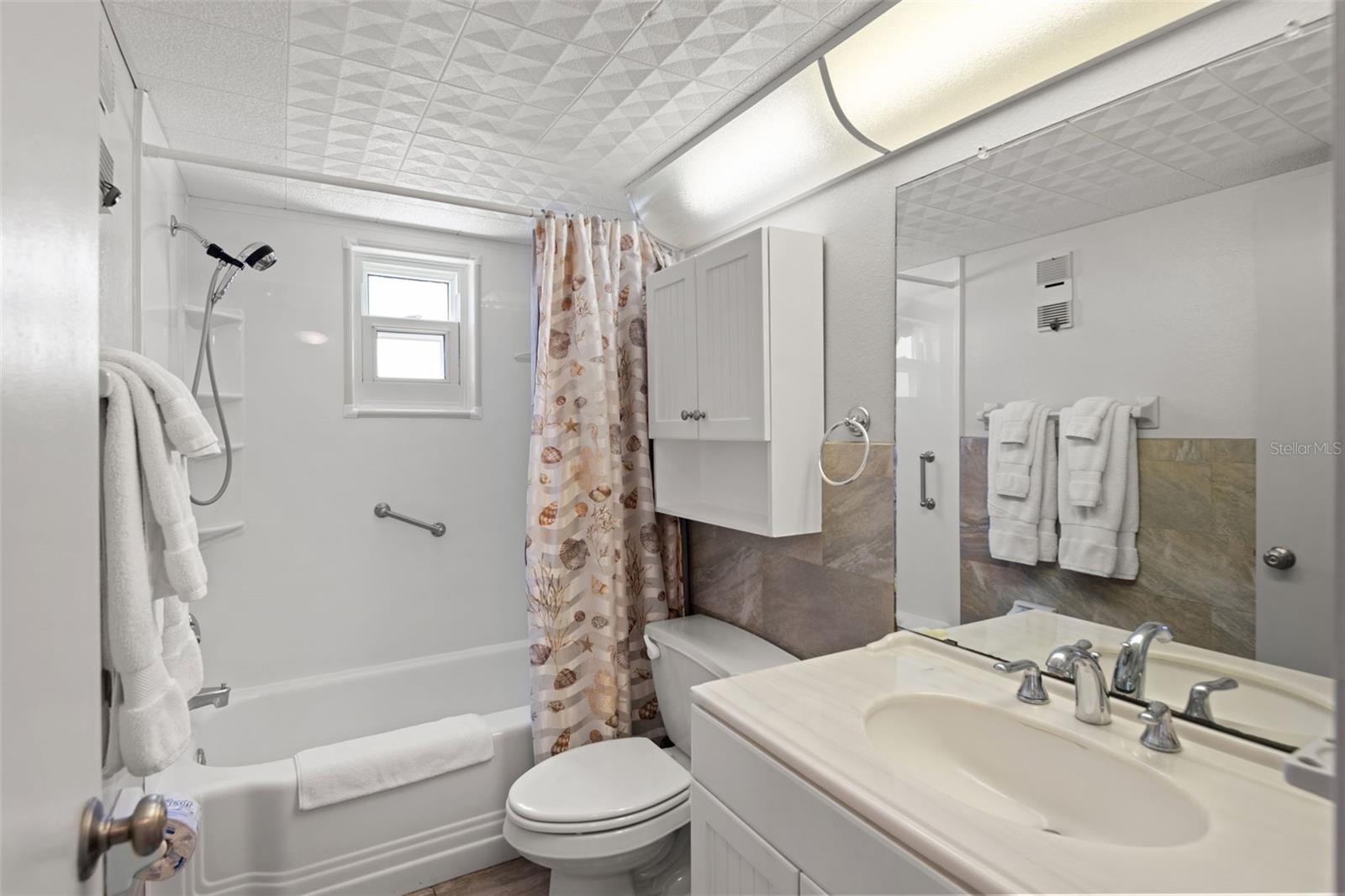 Image 16 of 31 For 13440 Gulf Boulevard 501