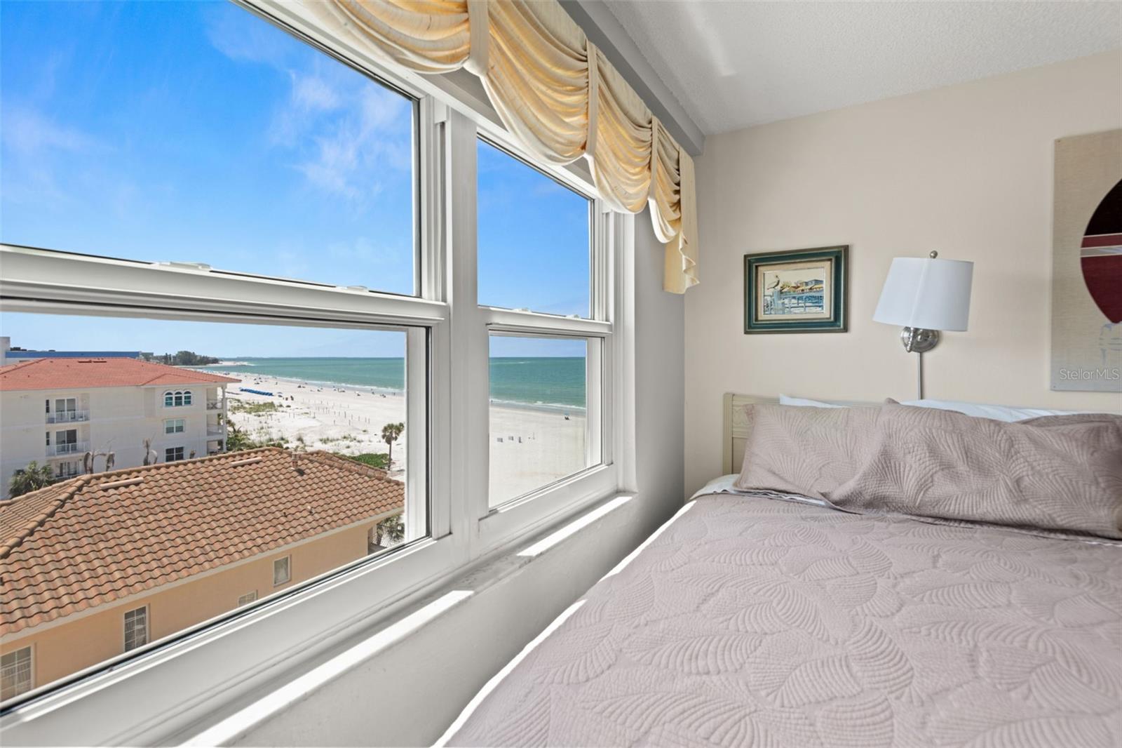 Image 20 of 31 For 13440 Gulf Boulevard 501