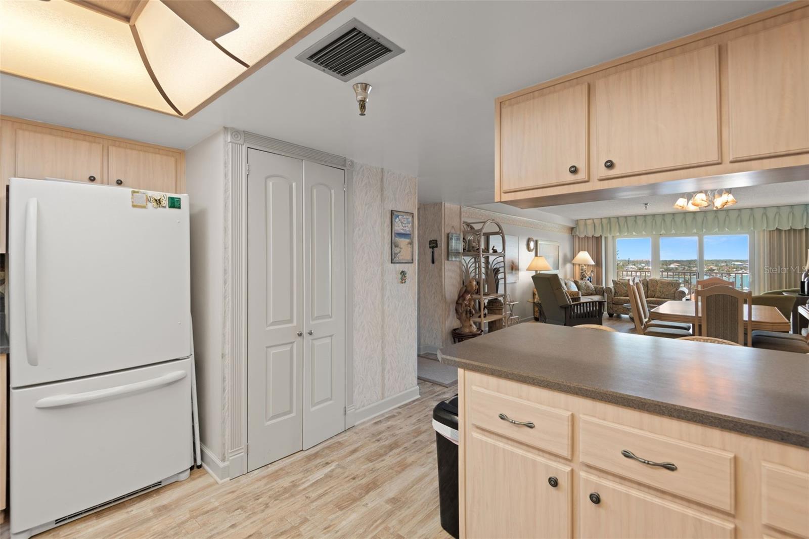 Image 3 of 31 For 13440 Gulf Boulevard 501