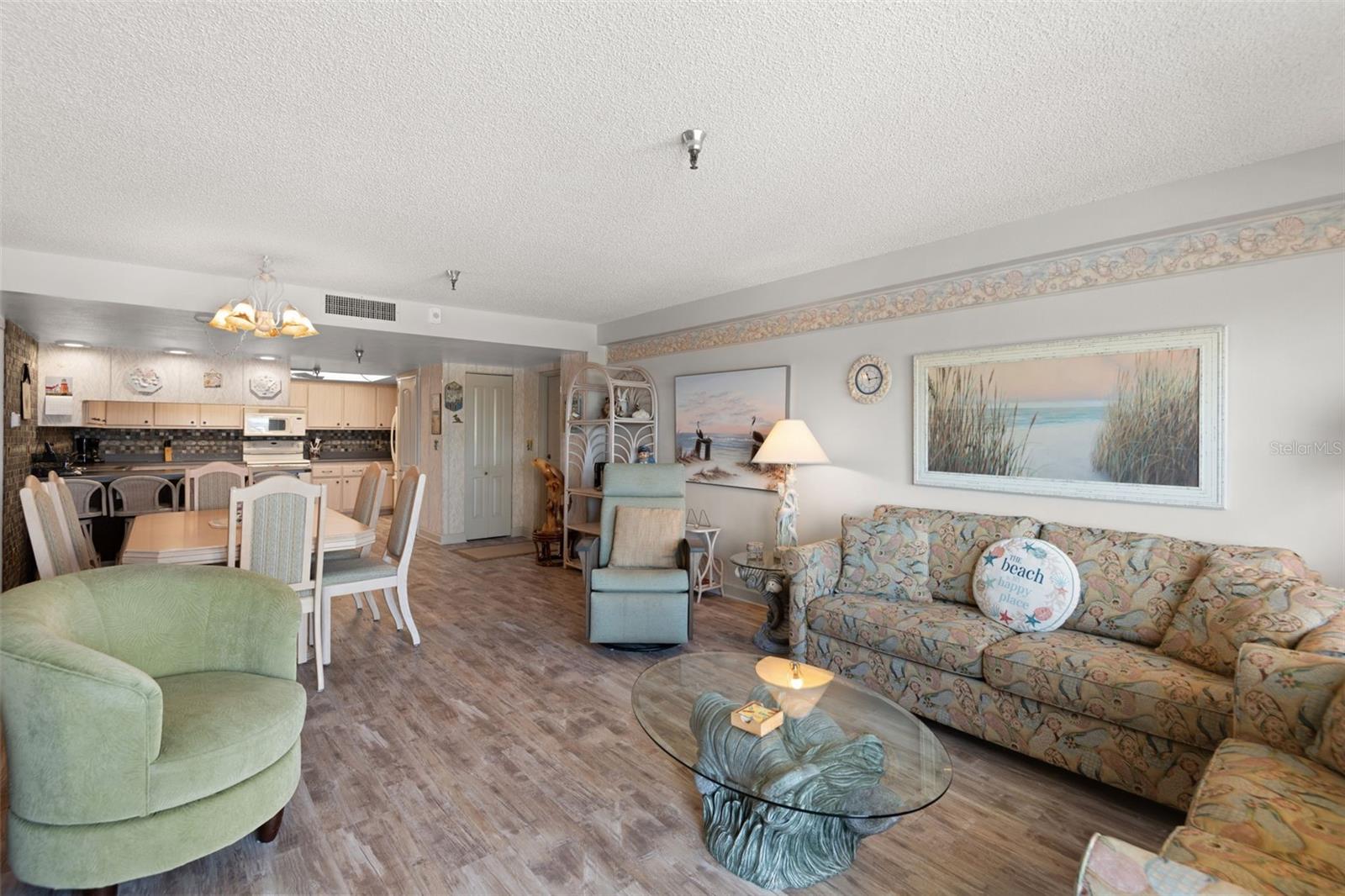 Image 6 of 31 For 13440 Gulf Boulevard 501
