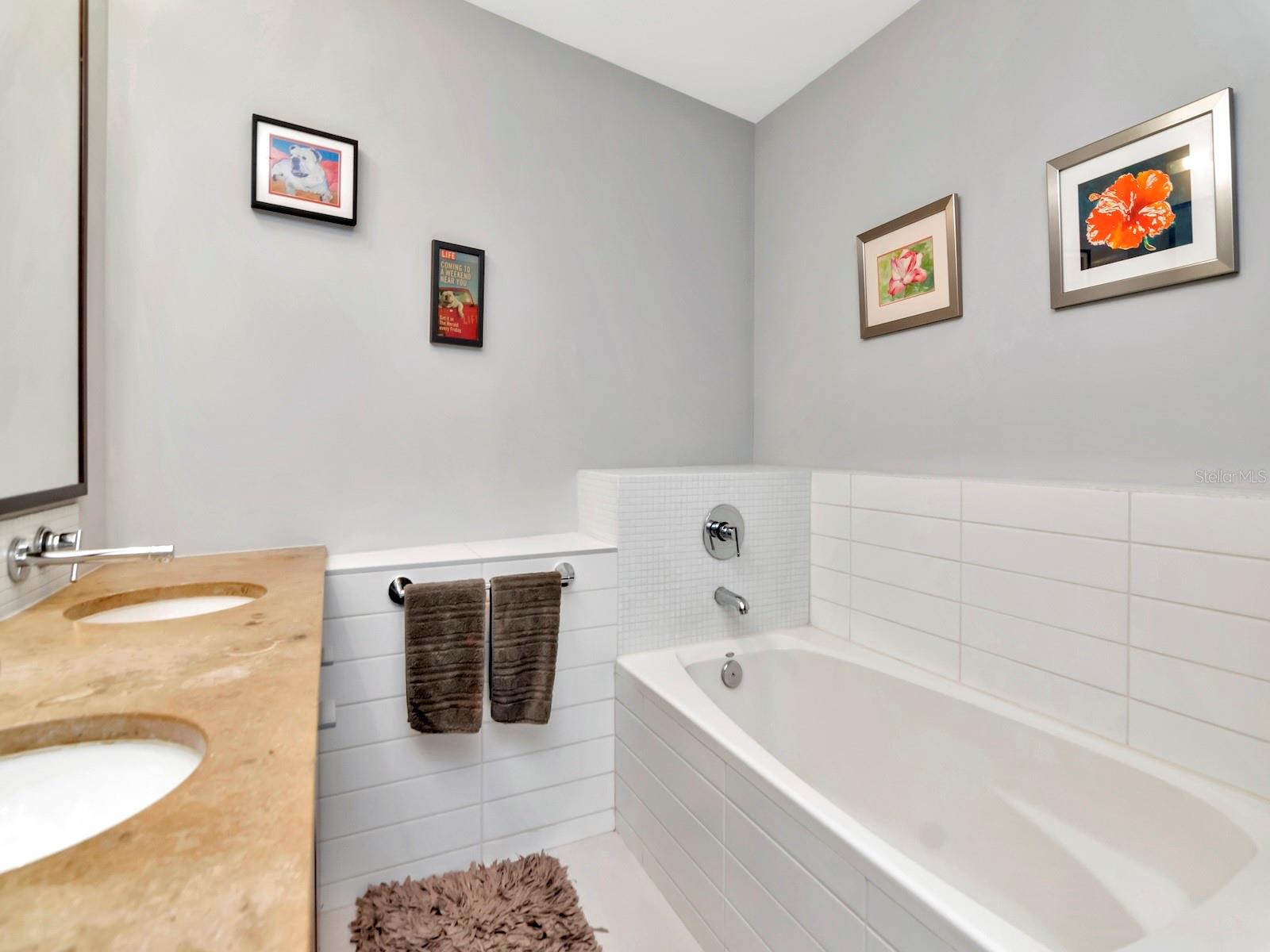 Image 18 of 42 For 912 Channelside Drive 2501