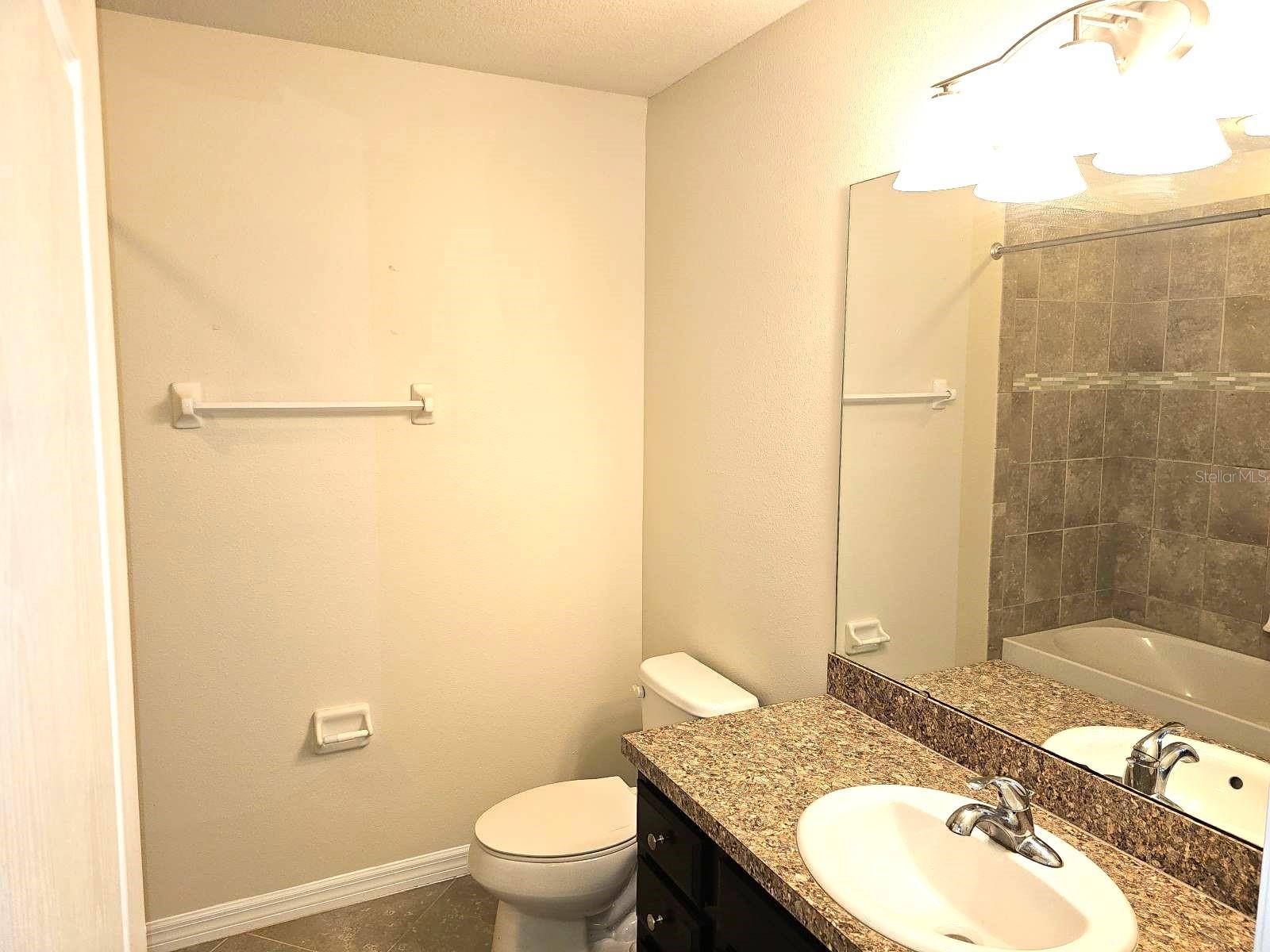 Listing photo id 10 for 5115 Bay Isle Circle