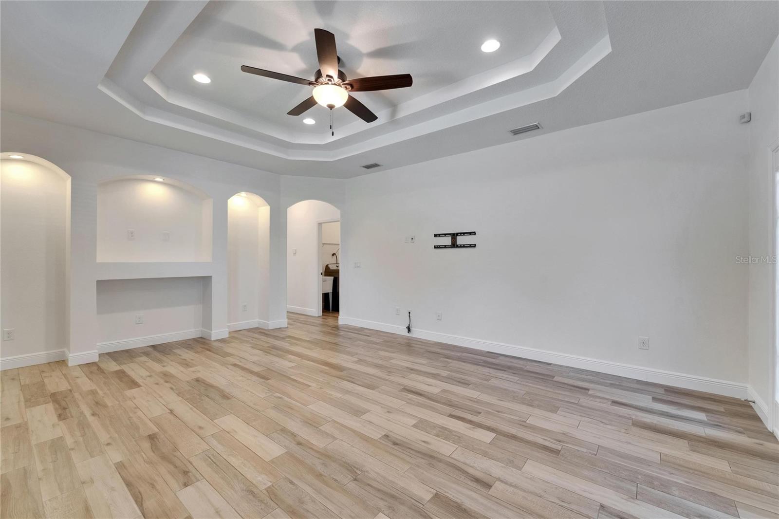 Image 6 of 38 For 3813 Highland Avenue