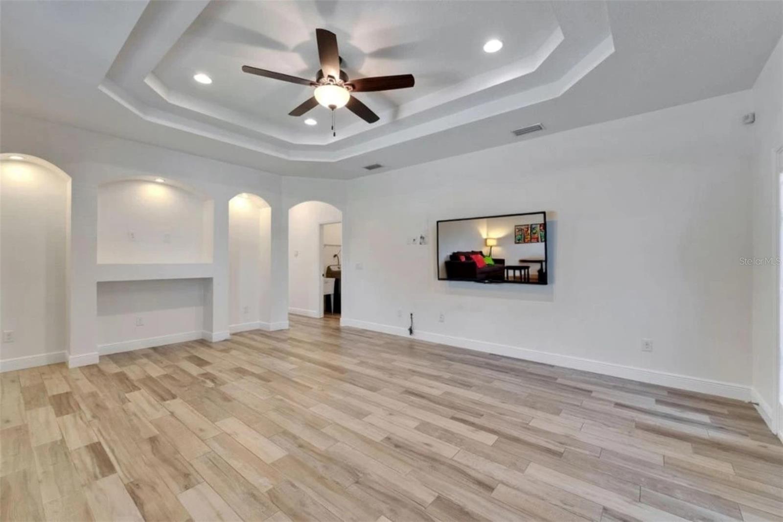 Image 7 of 38 For 3813 Highland Avenue