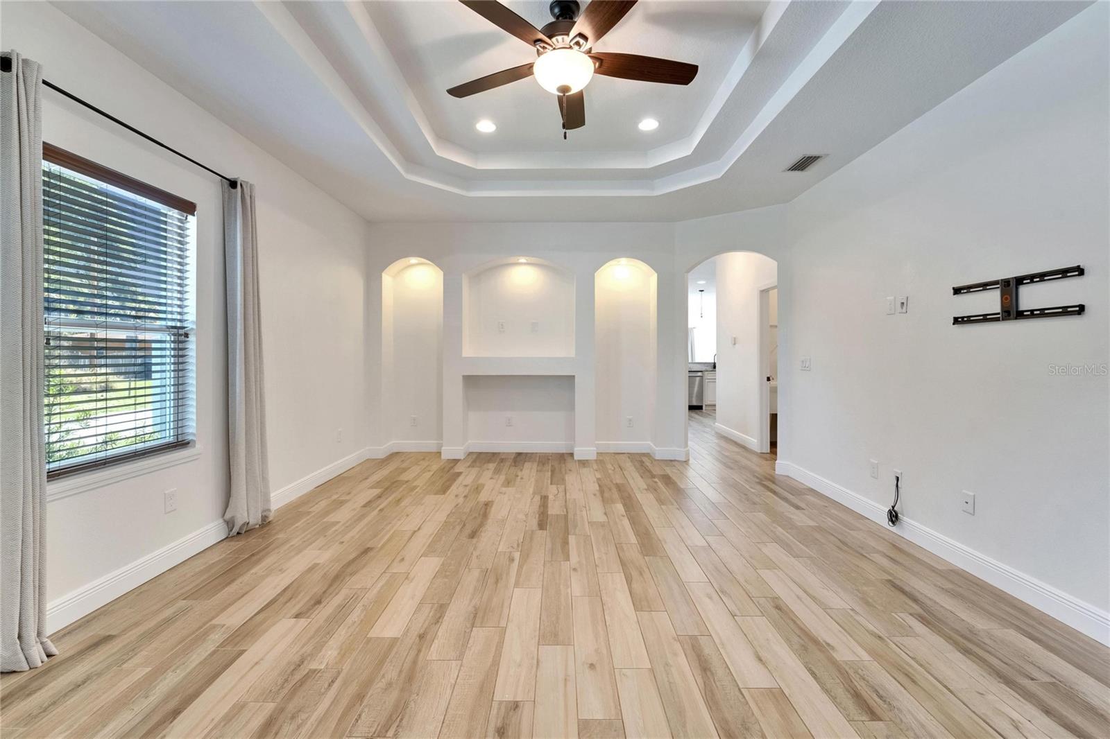 Image 8 of 38 For 3813 Highland Avenue