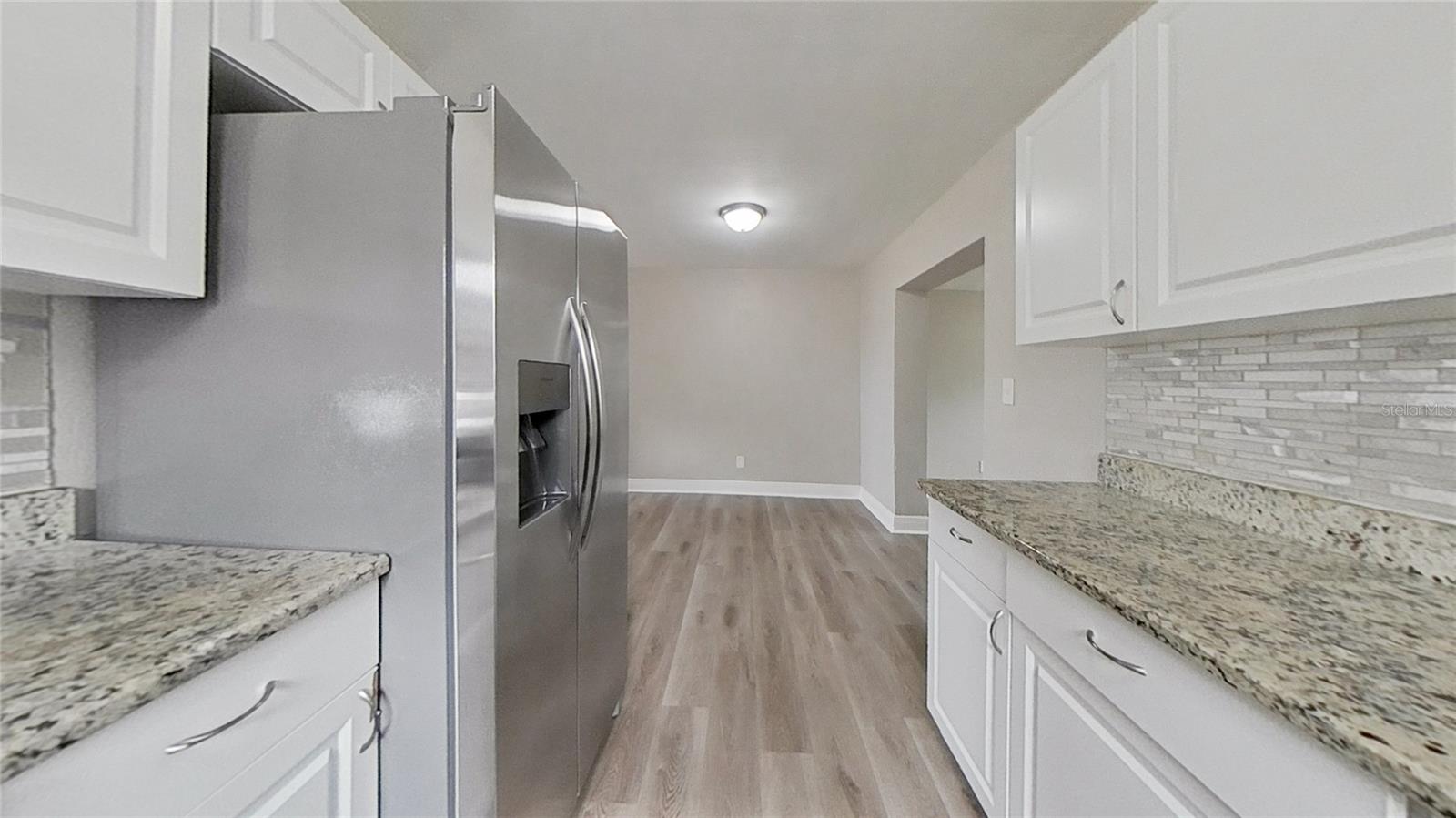 Listing photo id 9 for 6269 50th Avenue N