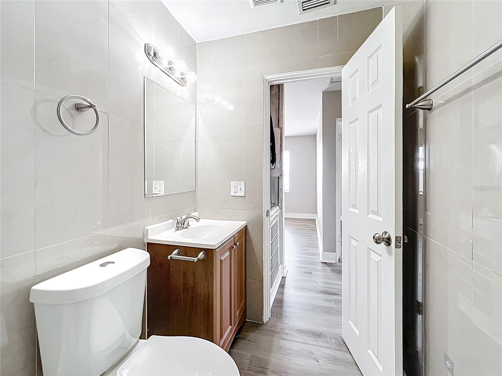 Listing photo id 21 for 6269 50th Avenue N