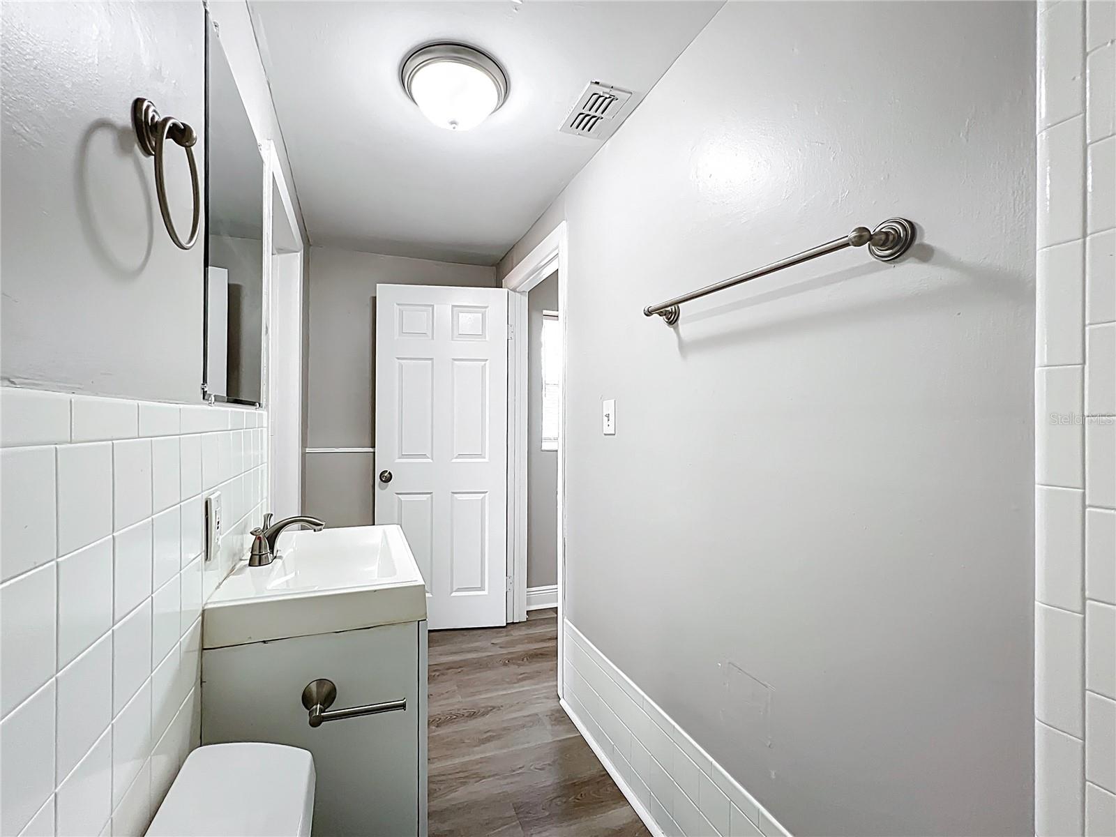 Listing photo id 27 for 6269 50th Avenue N