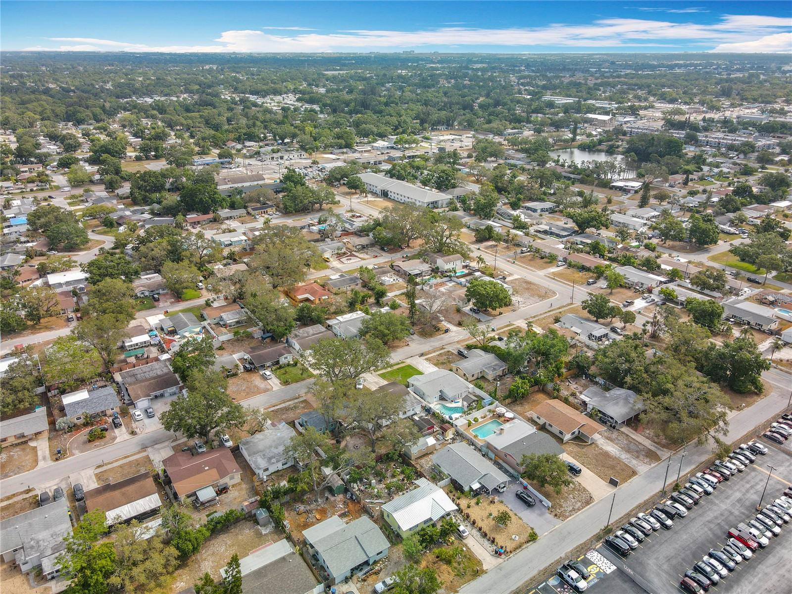 Listing photo id 37 for 6269 50th Avenue N