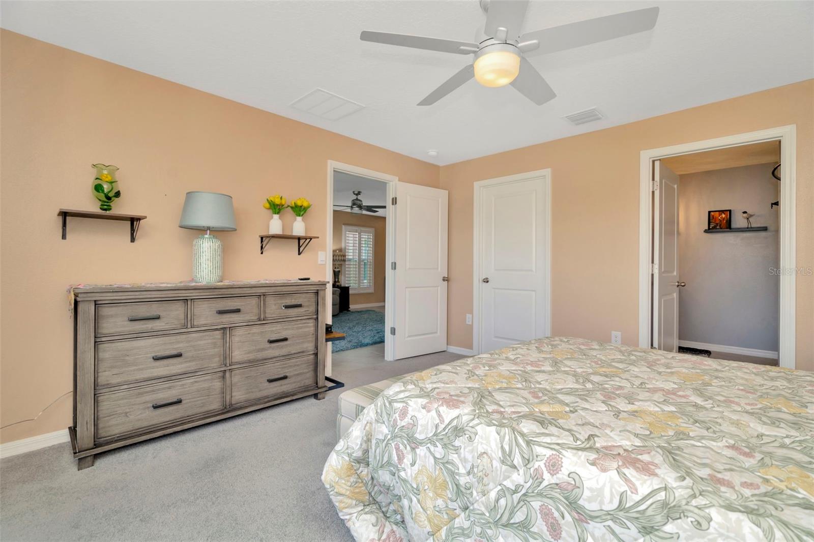 Image 13 of 45 For 16892 Delia Street