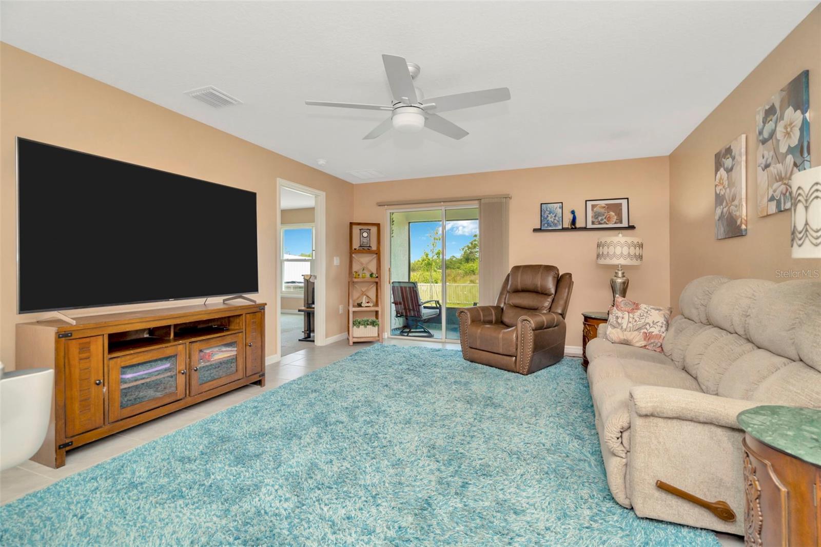 Image 19 of 45 For 16892 Delia Street