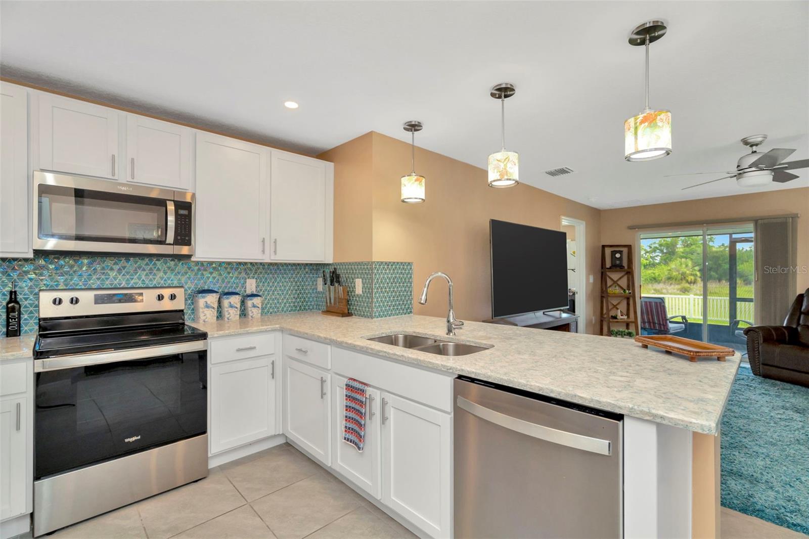 Image 23 of 45 For 16892 Delia Street