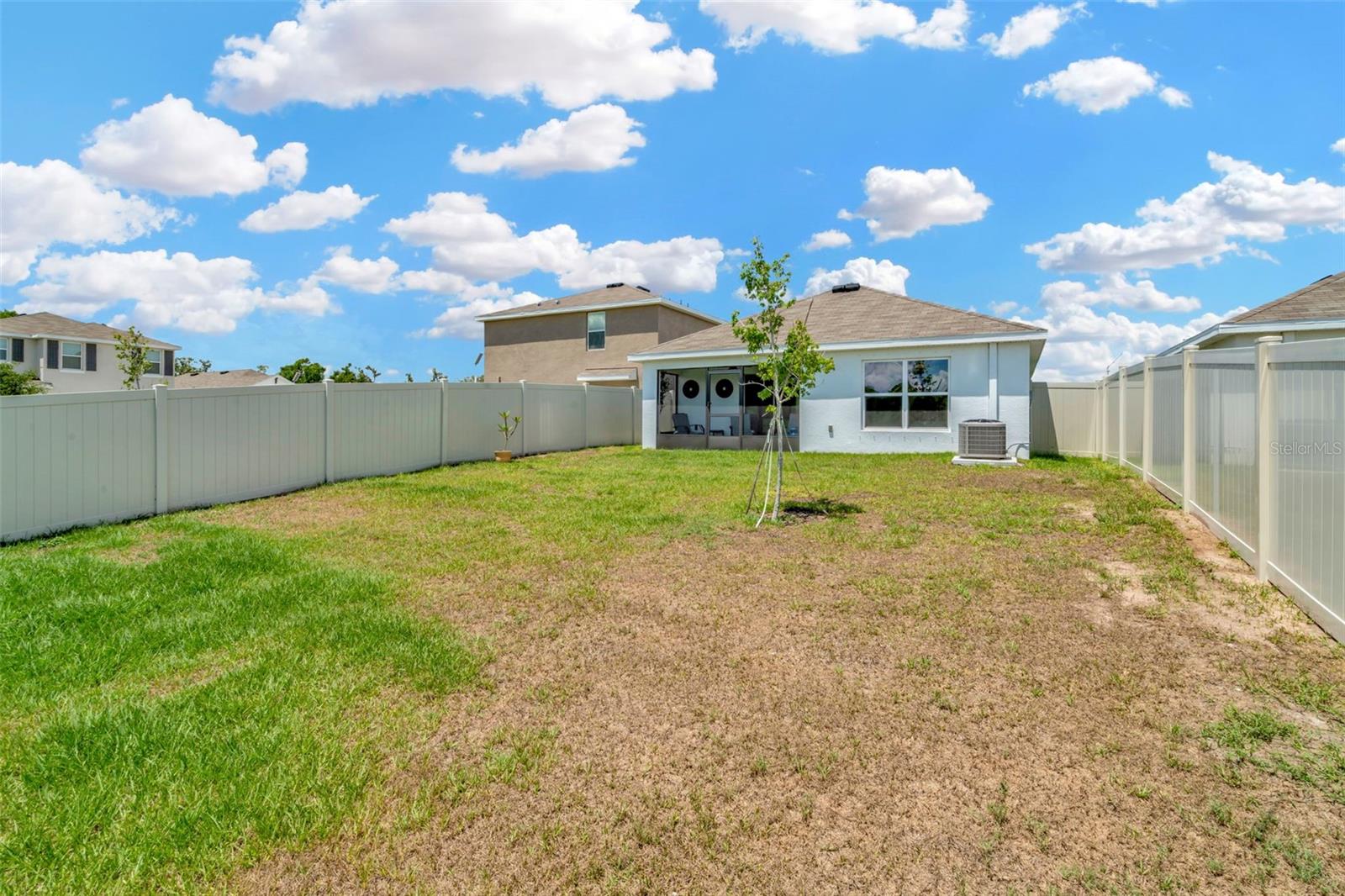 Image 31 of 45 For 16892 Delia Street