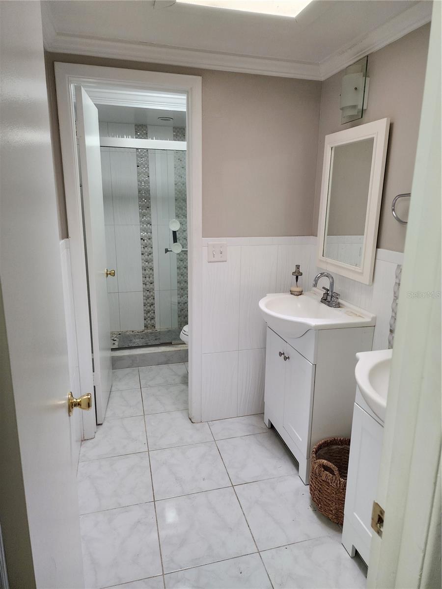 Image 21 of 29 For 6906 Shady Place