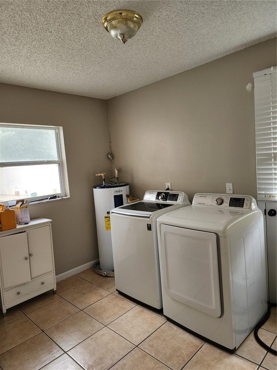 Image 22 of 29 For 6906 Shady Place