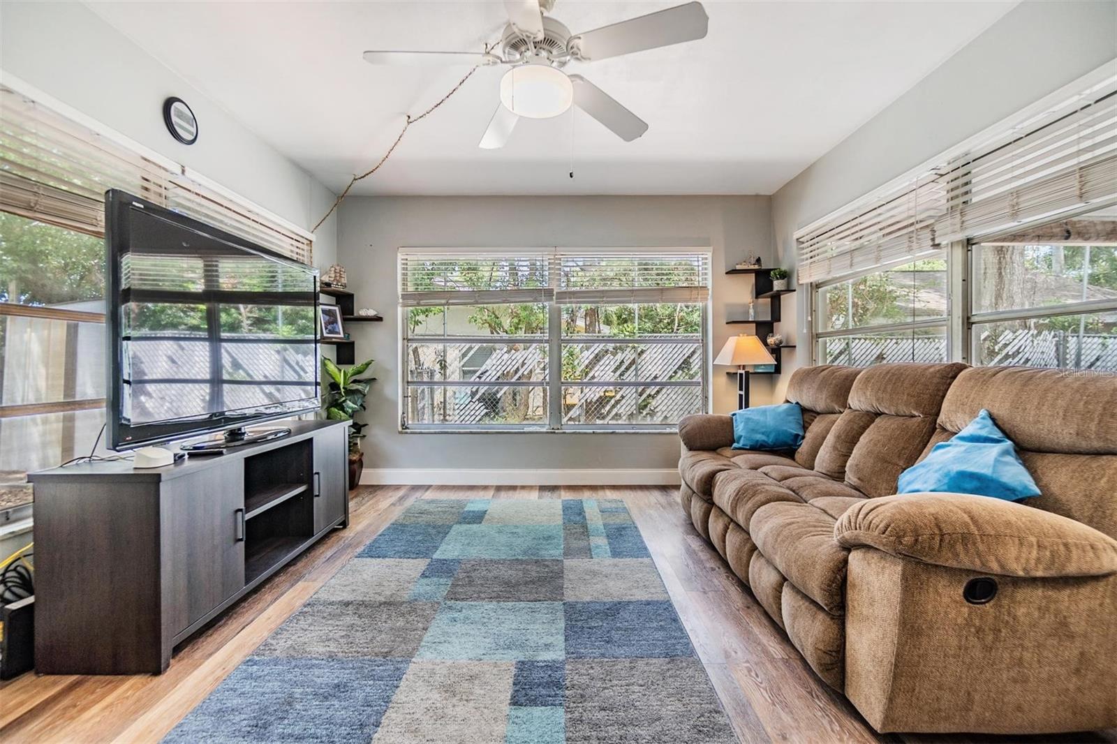 Image 18 of 43 For 1225 15th Street
