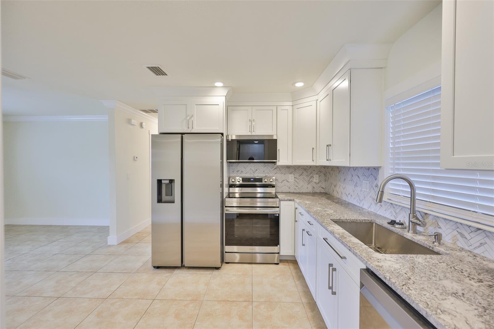 Image 14 of 41 For 404 12th Street Sw