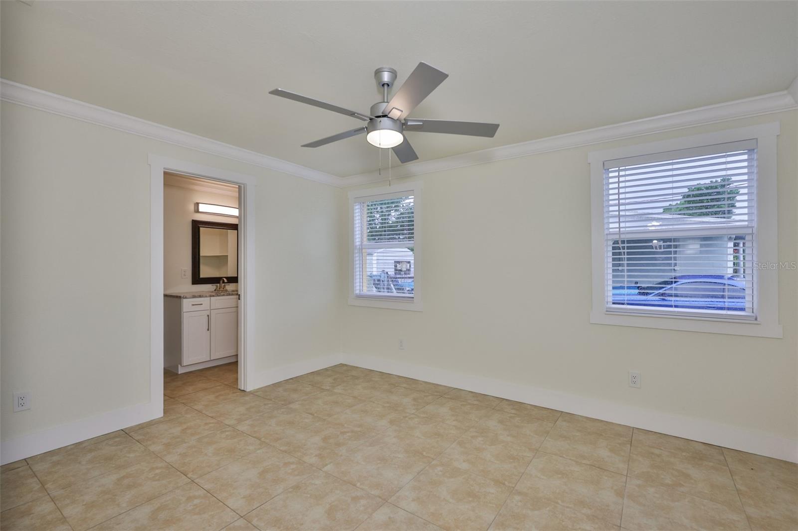 Image 20 of 41 For 404 12th Street Sw