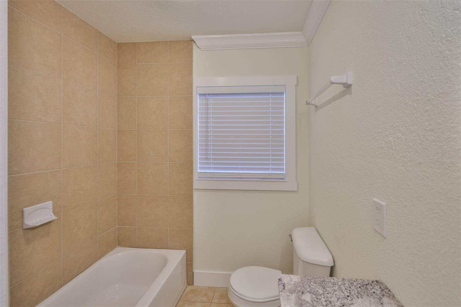 Image 27 of 41 For 404 12th Street Sw