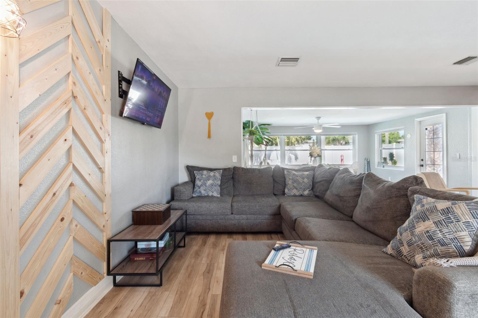 Image 4 of 32 For 1503 4th St Sw