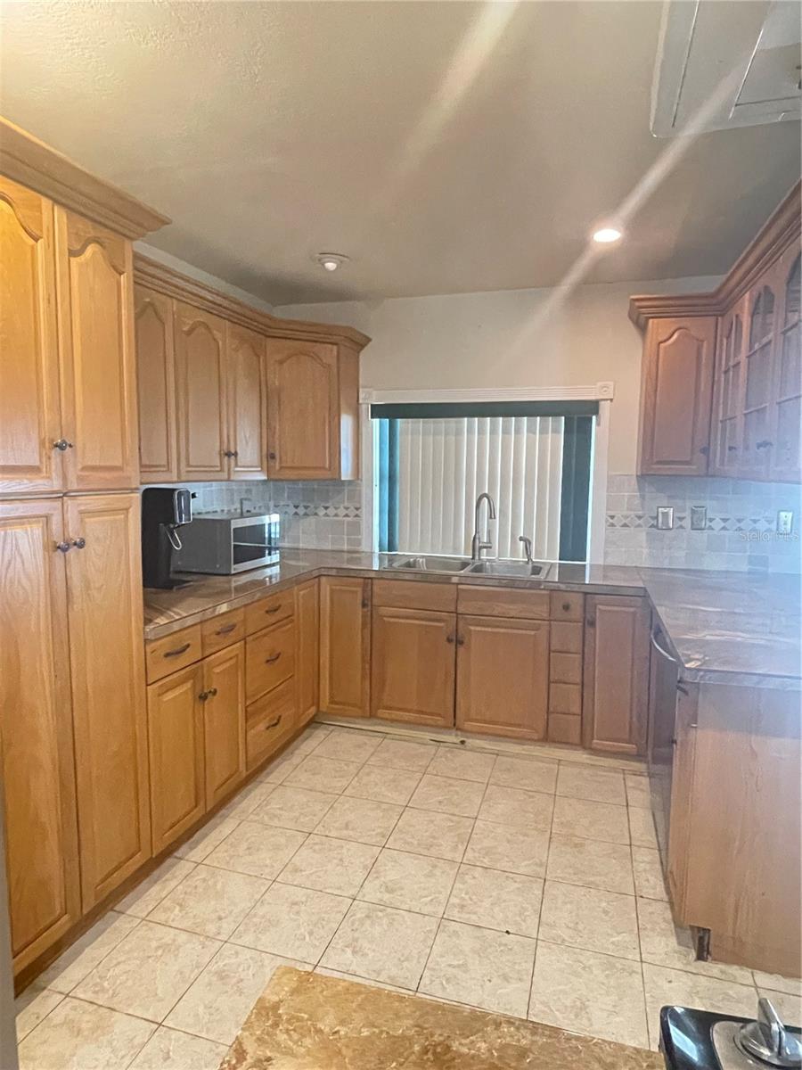 Image 27 of 29 For 8209 Chaucer Drive