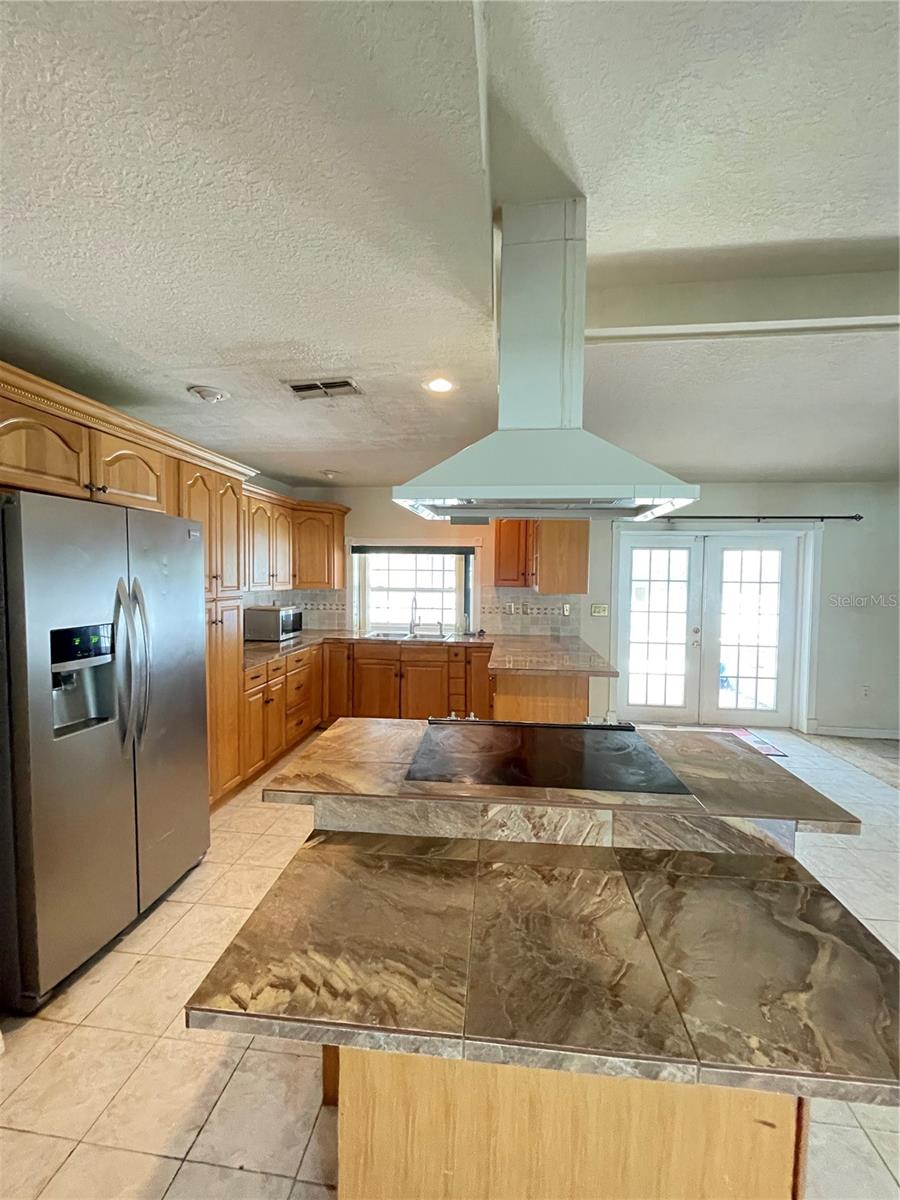Image 39 of 41 For 8209 Chaucer Drive
