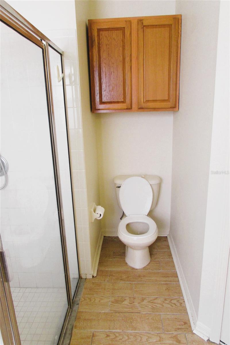 Listing photo id 21 for 4633 Mapletree Loop