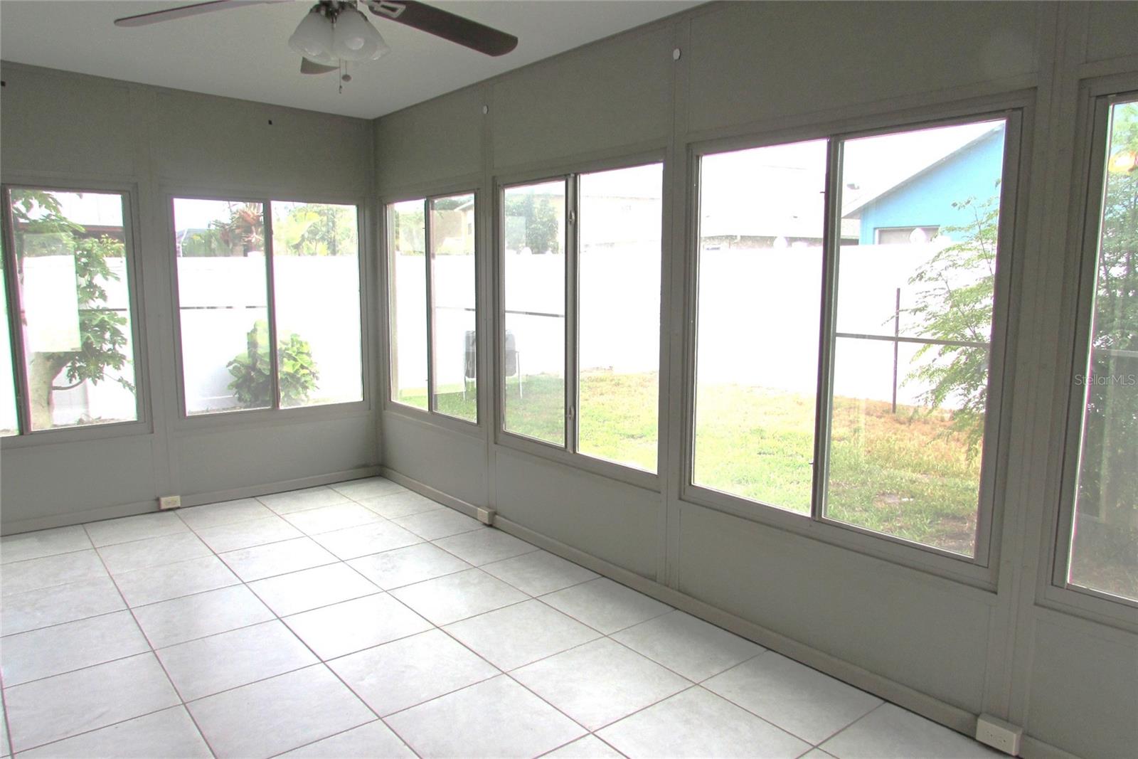 Listing photo id 22 for 4633 Mapletree Loop