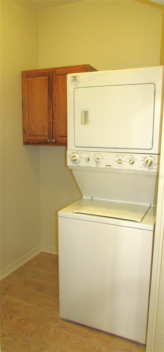 Listing photo id 7 for 4633 Mapletree Loop