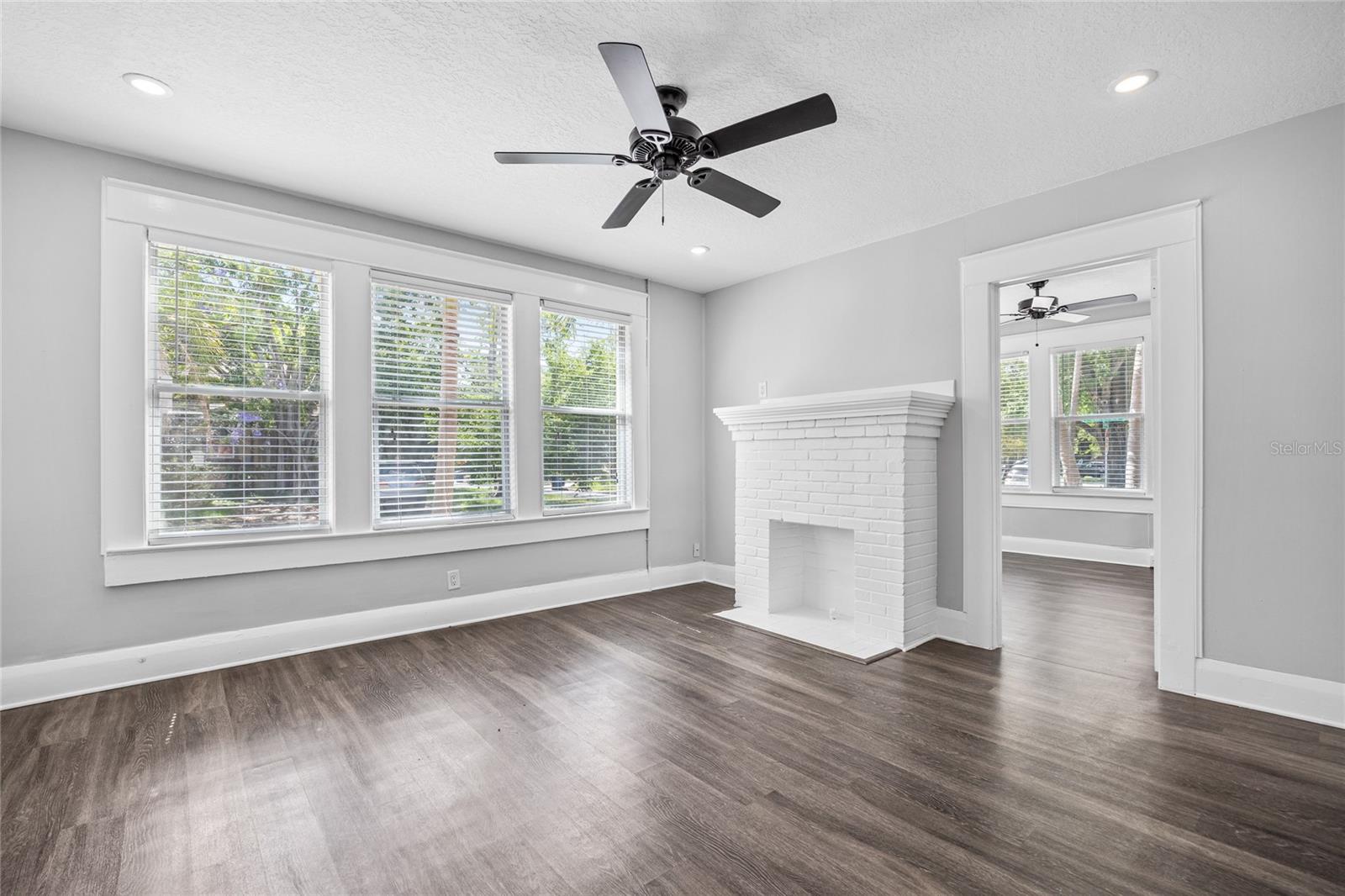 Image 10 of 27 For 3107 Esperanza Avenue 1
