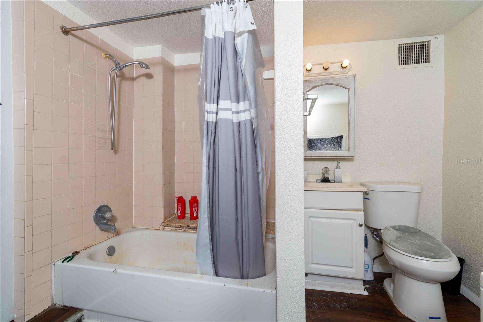Image 18 of 26 For 1142 7th Street Nw