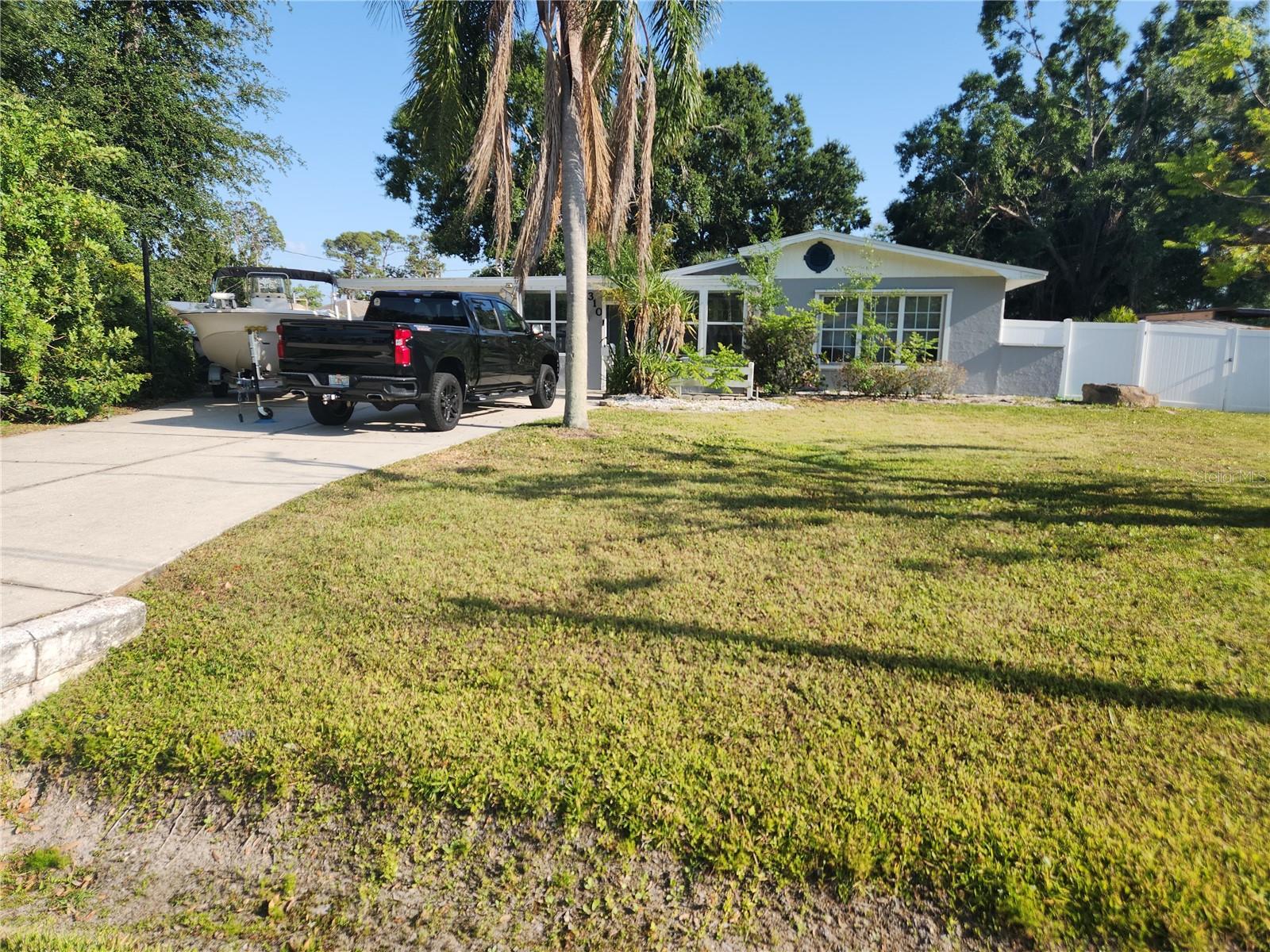 Image 4 of 32 For 310 4th Avenue Sw