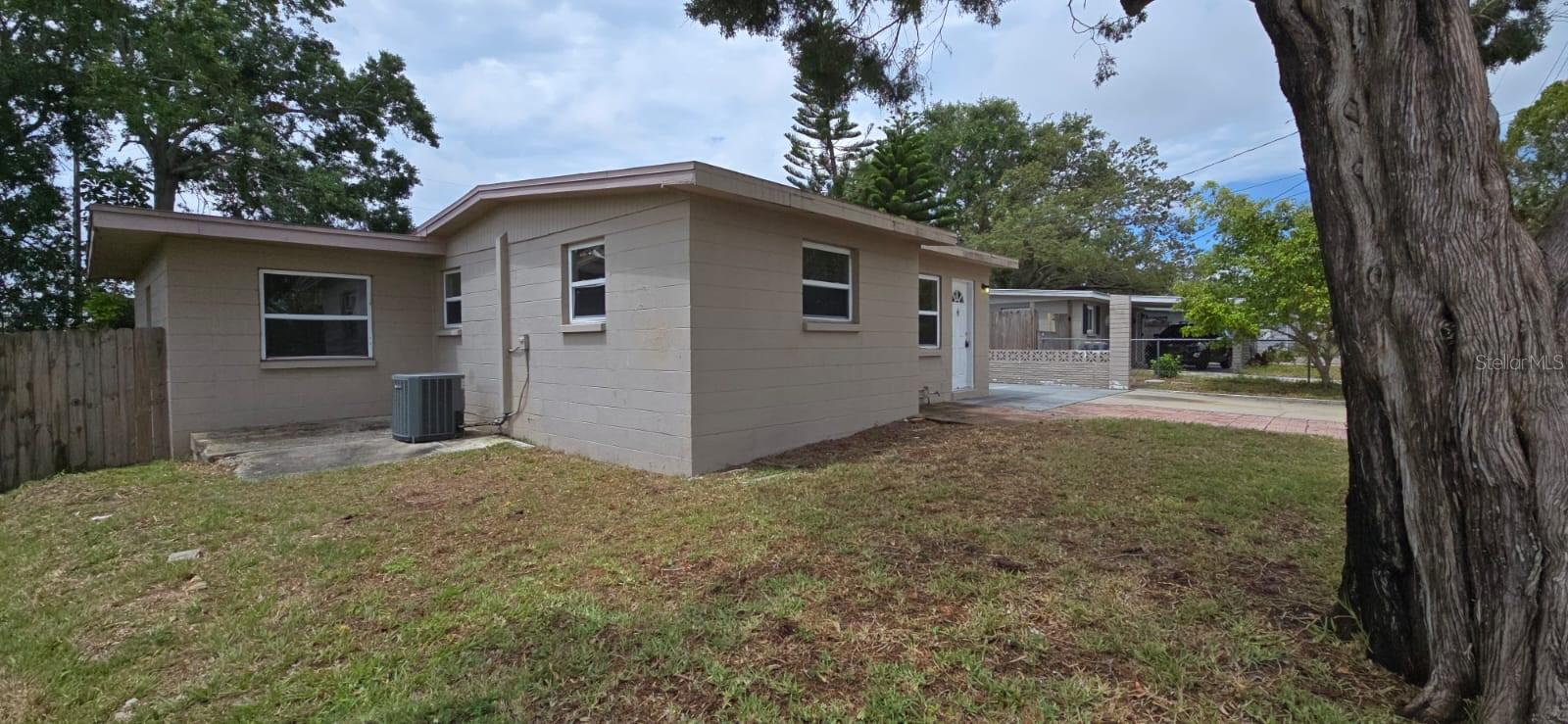 Image 4 of 12 For 10118 114th Terrace
