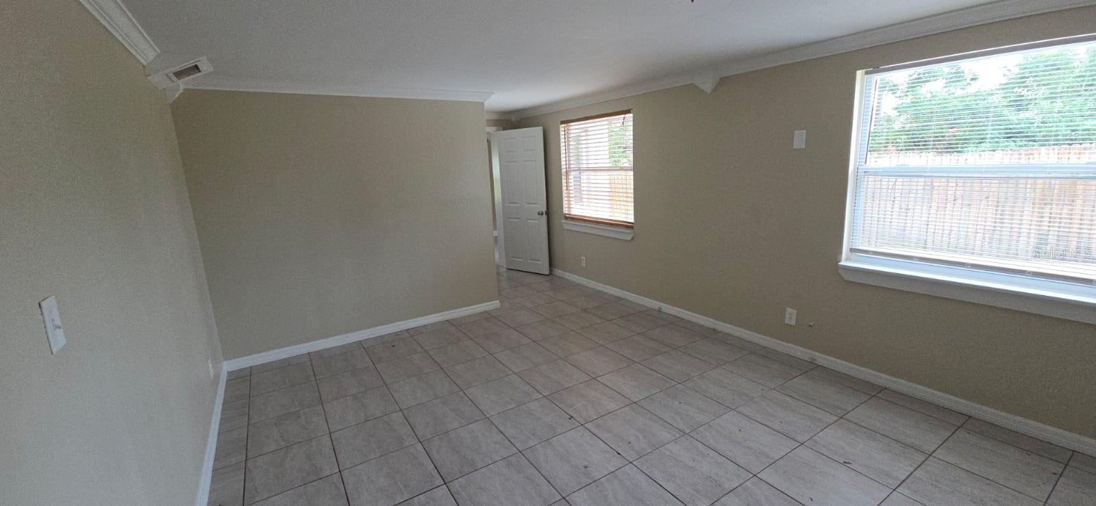 Image 6 of 12 For 10118 114th Terrace
