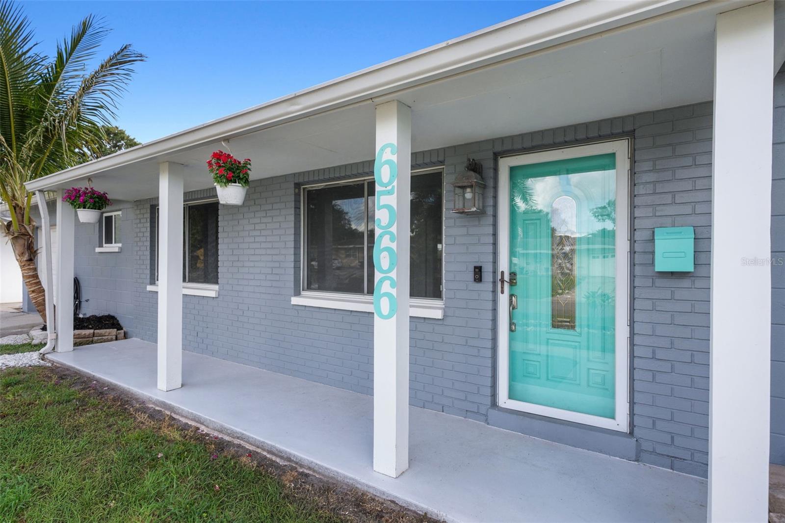 Image 11 of 39 For 6566 20th Street N