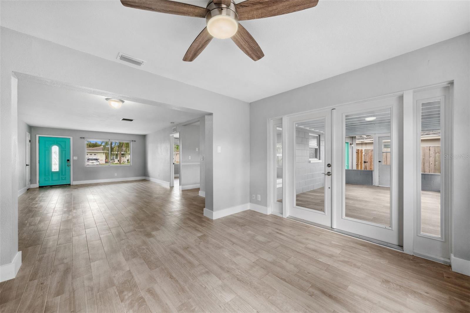 Image 13 of 39 For 6566 20th Street N