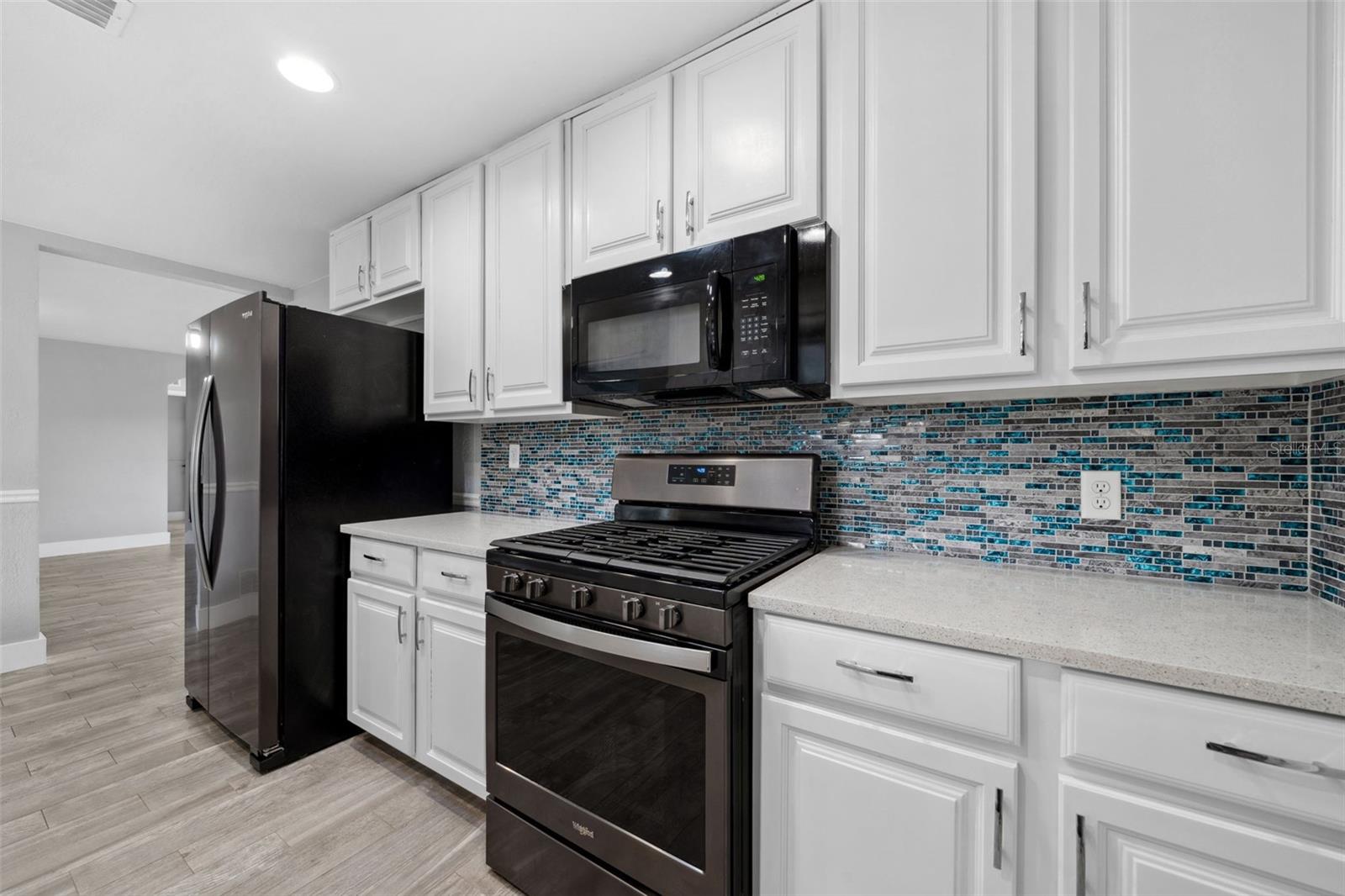 Image 17 of 39 For 6566 20th Street N
