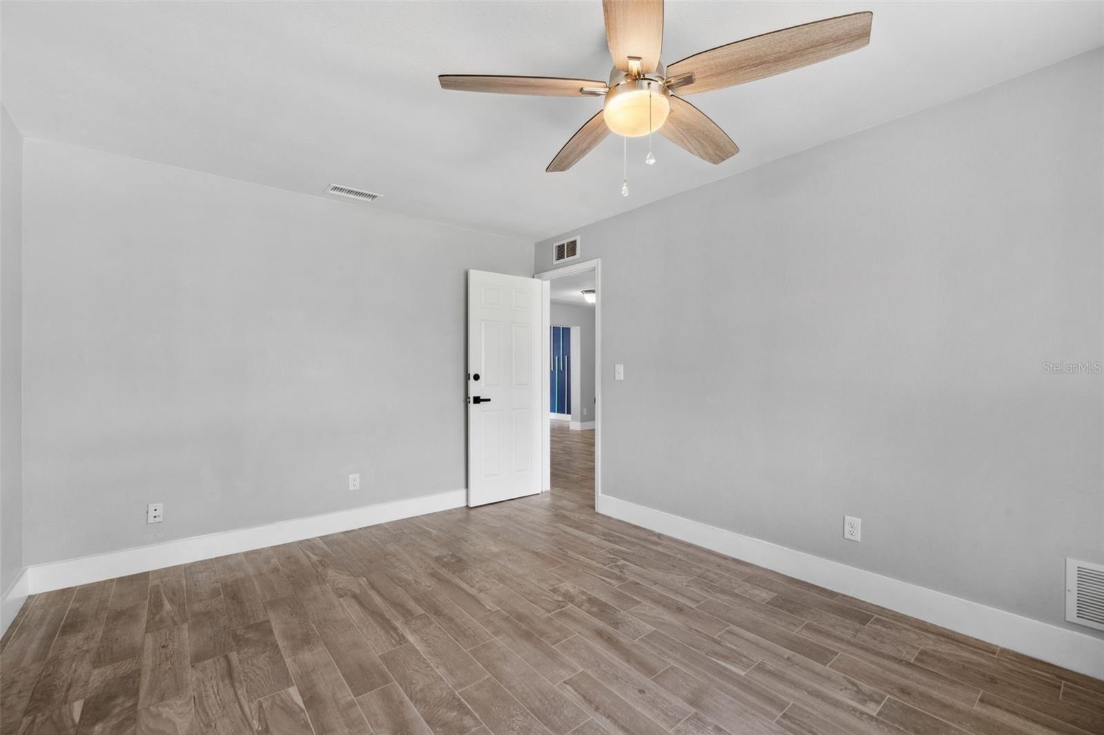 Image 22 of 39 For 6566 20th Street N