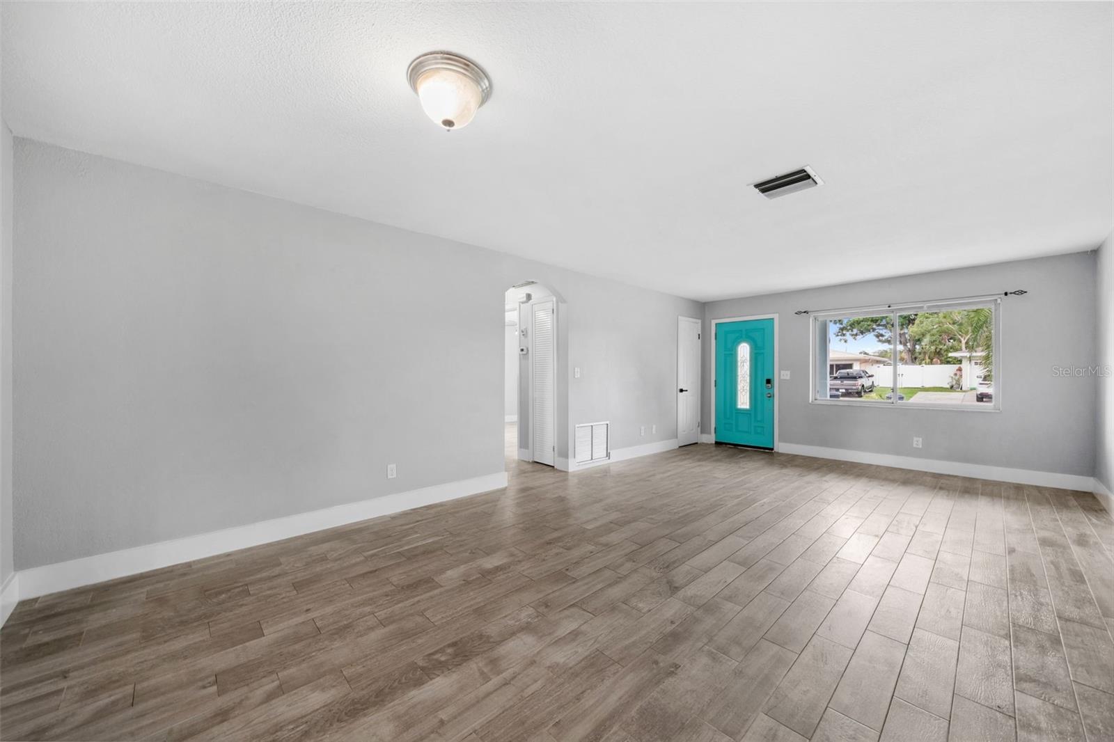 Image 24 of 39 For 6566 20th Street N