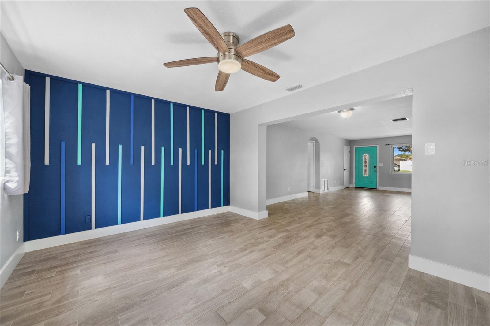 Image 4 of 39 For 6566 20th Street N