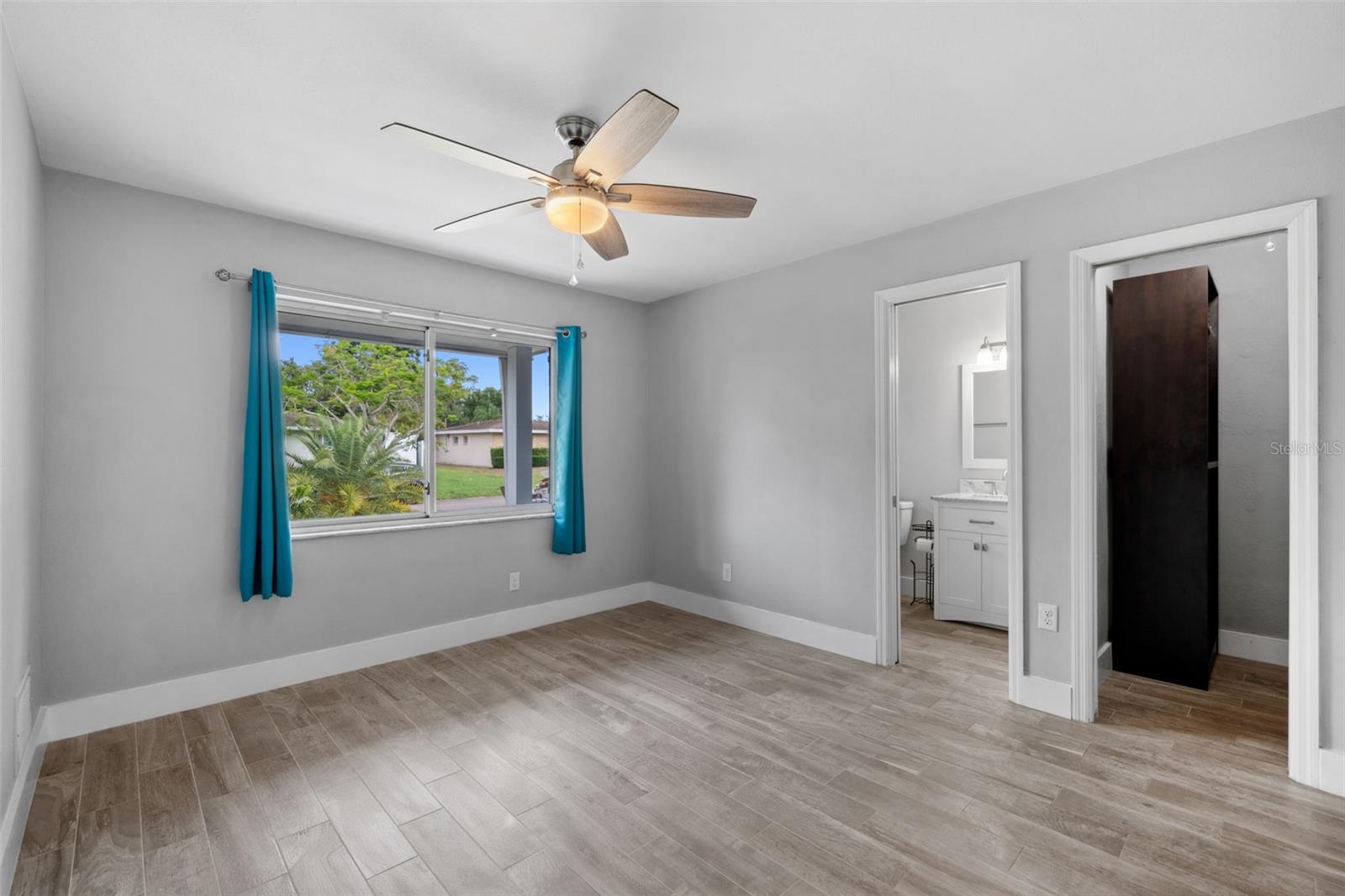 Image 5 of 39 For 6566 20th Street N