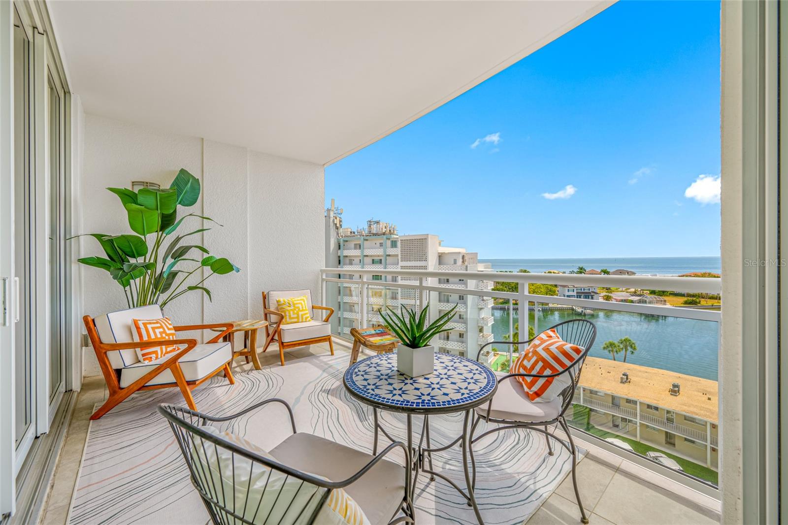 Listing photo id 14 for 1325 Snell Isle Boulevard Ne 810