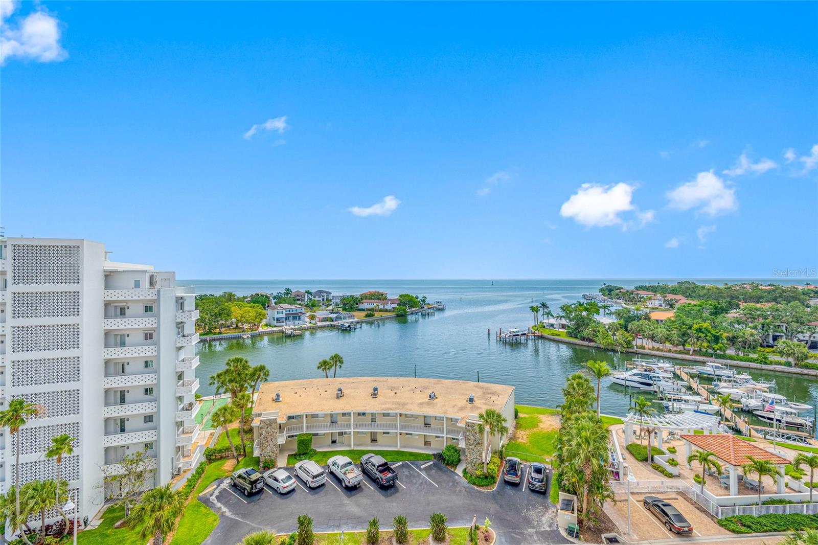 Listing photo id 17 for 1325 Snell Isle Boulevard Ne 810