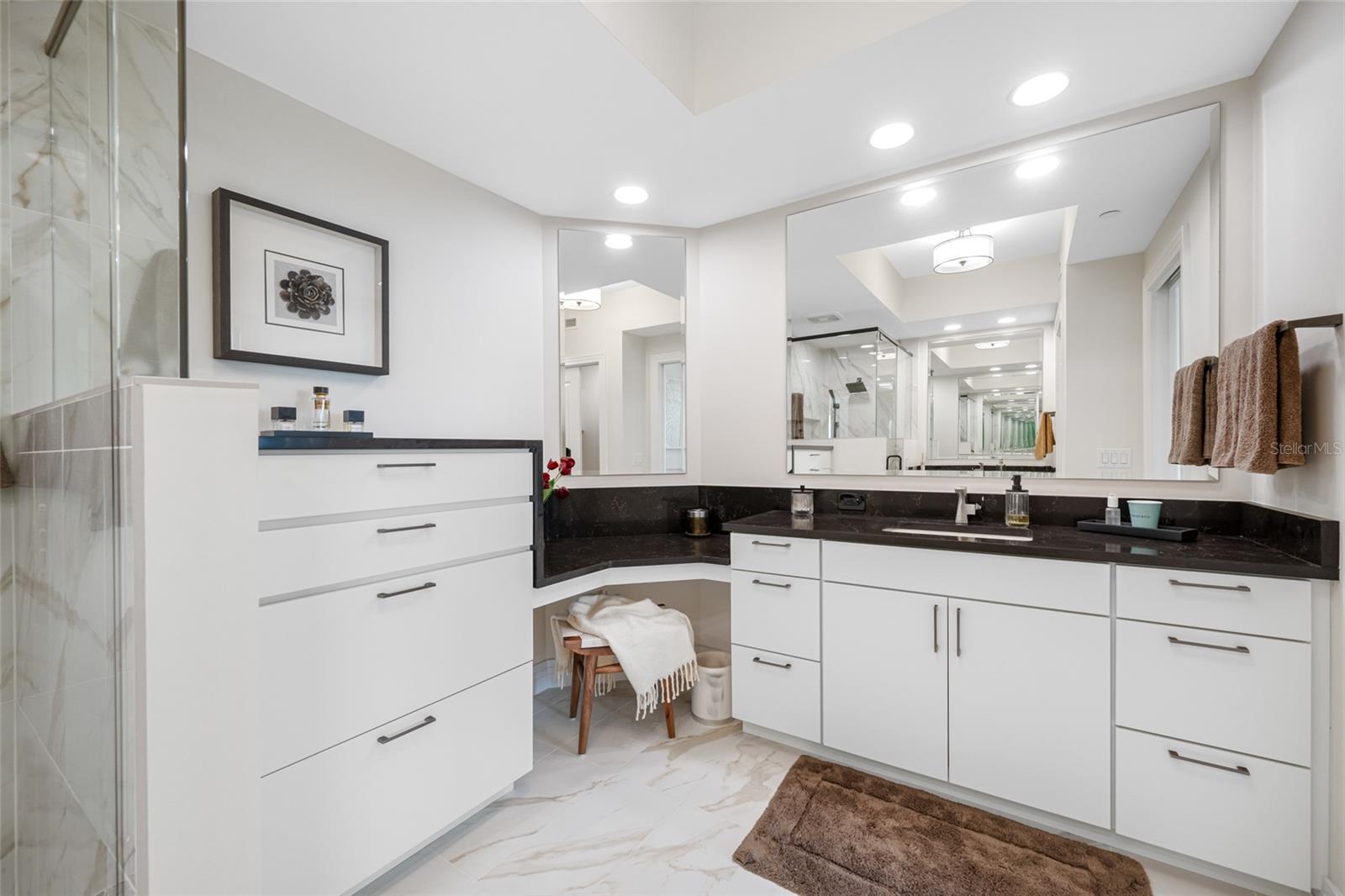 Listing photo id 26 for 1325 Snell Isle Boulevard Ne 810