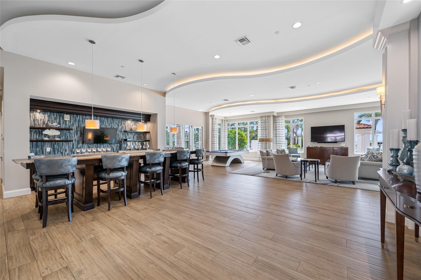 Listing photo id 36 for 1325 Snell Isle Boulevard Ne 810