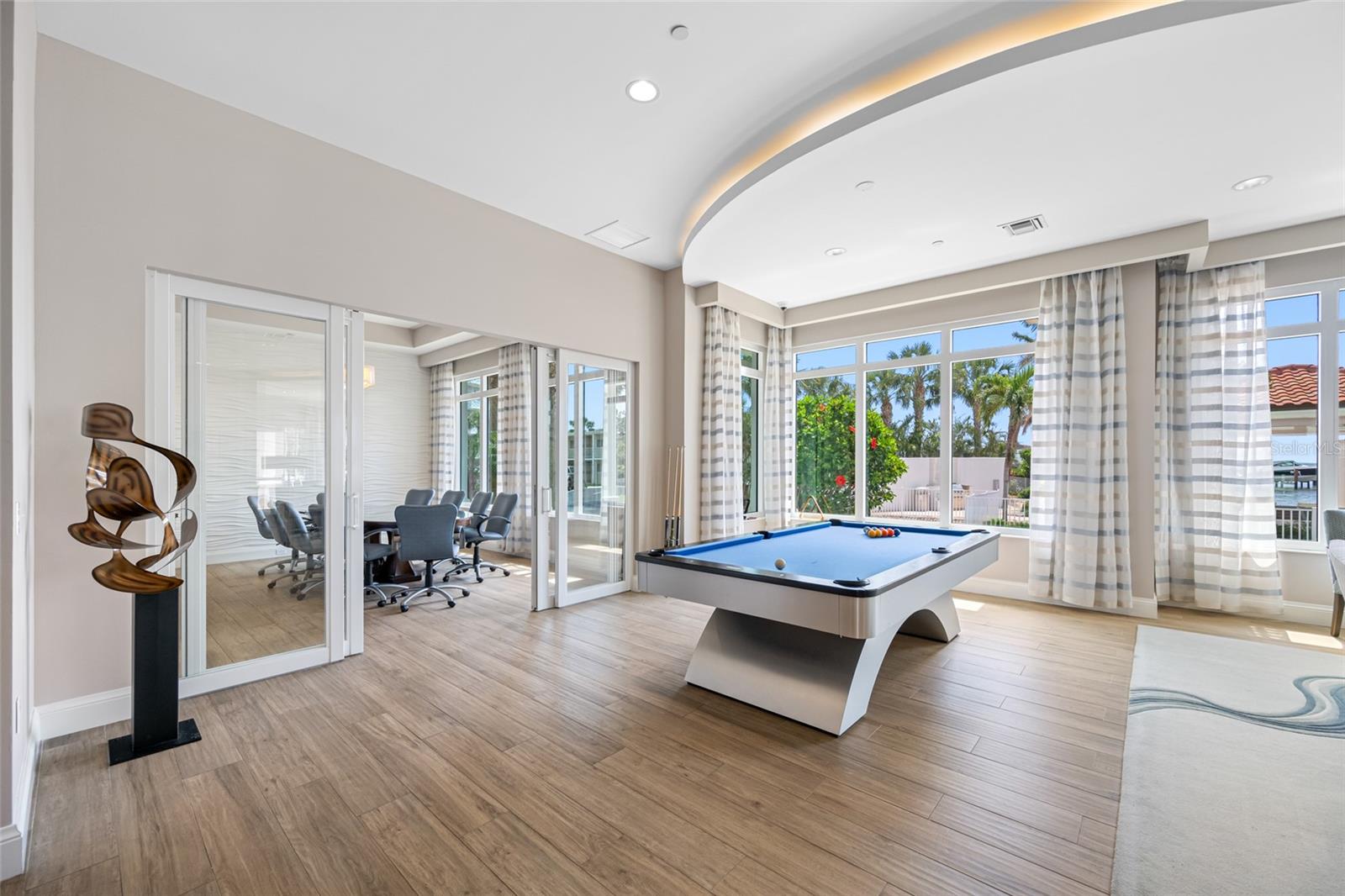 Listing photo id 37 for 1325 Snell Isle Boulevard Ne 810